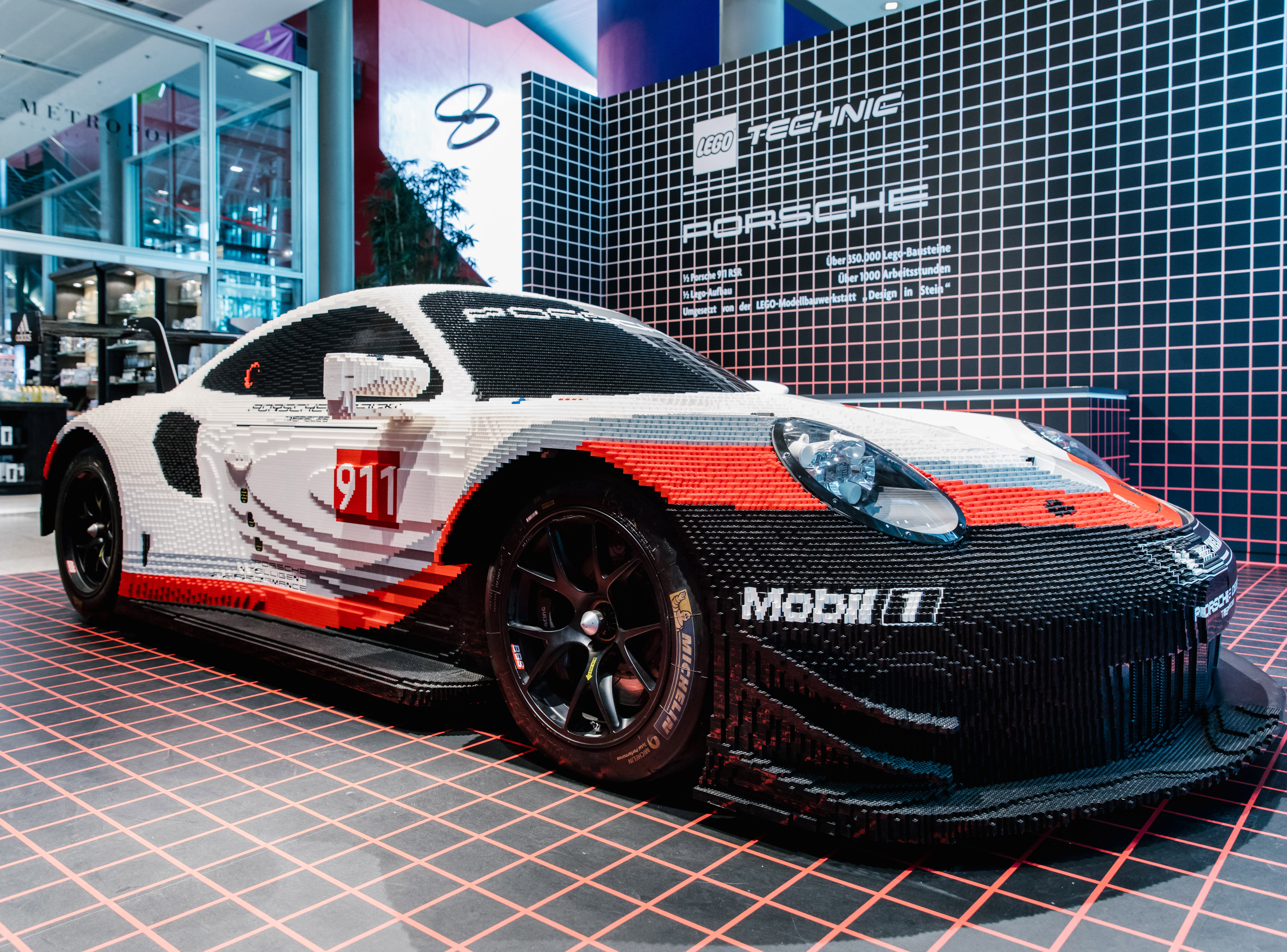 Halv Lego Porsche 911 i fuld størrelse Bilmagasinet.dk