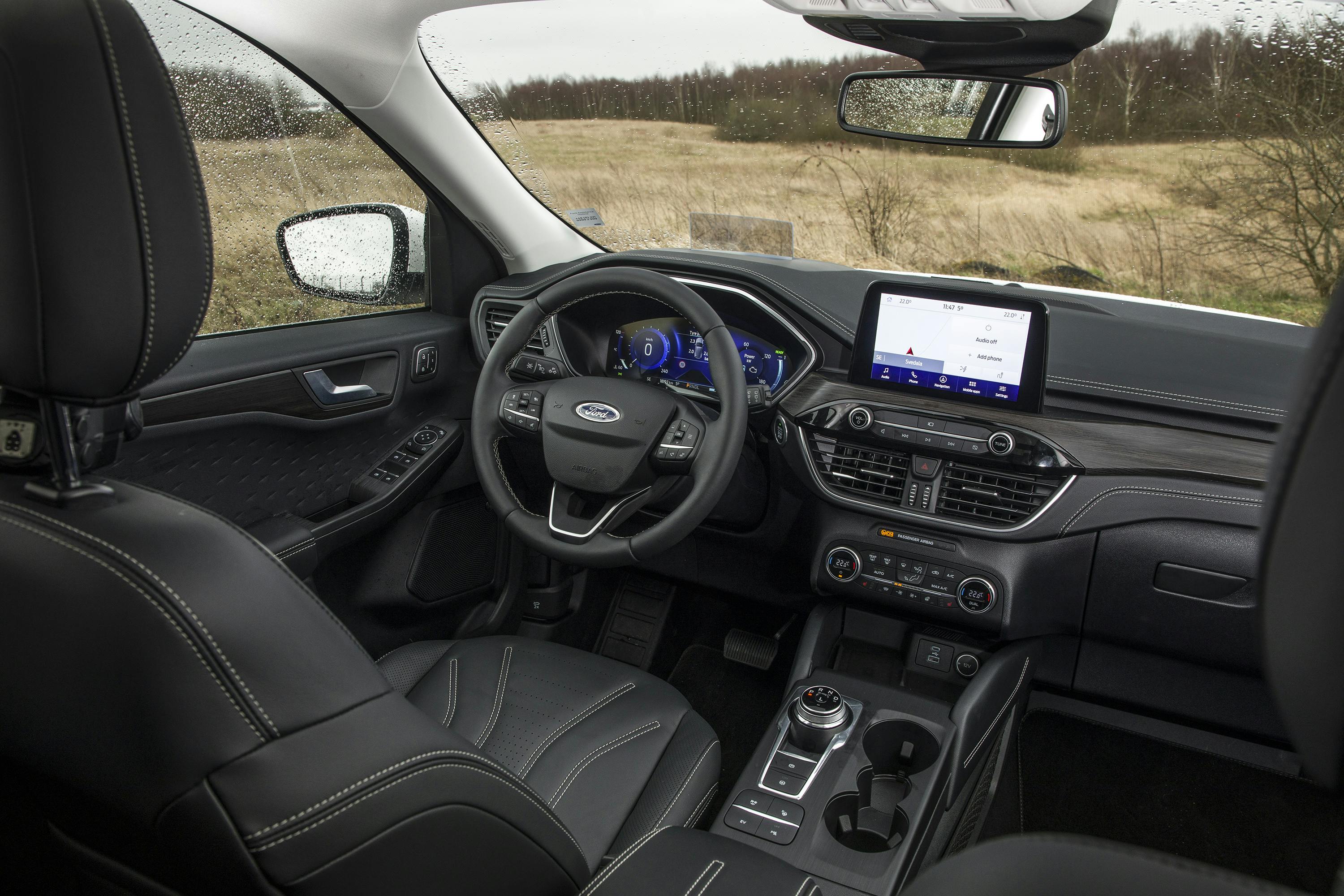 Ford Kuga plugin hybrid test priser