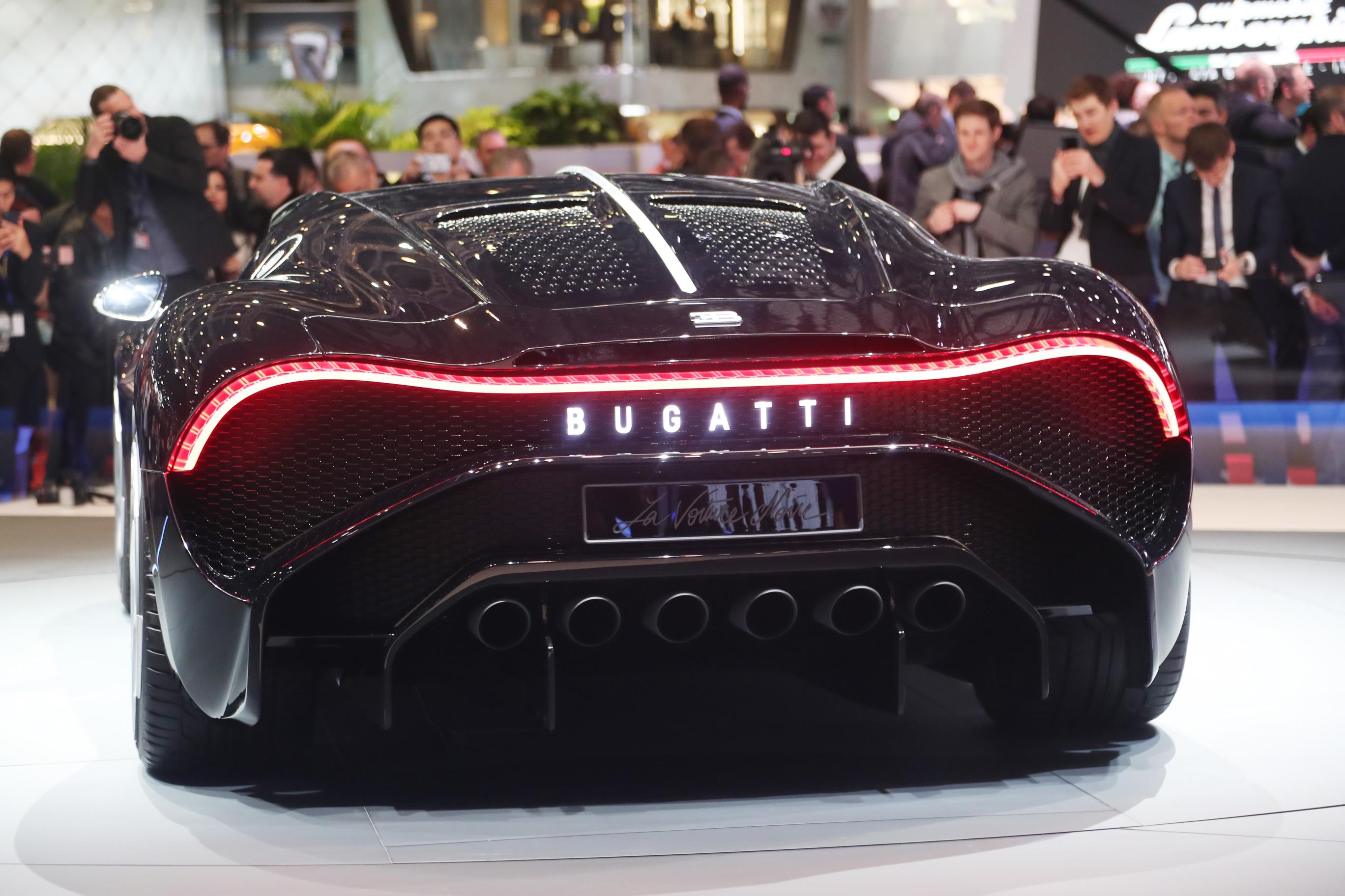 Самый дорогой л а. Бугатти la voiture noire 2021. Машина Bugatti la voiture noire. Бугатти Bugatti la voiture noire. Bugatti Женева 2019.