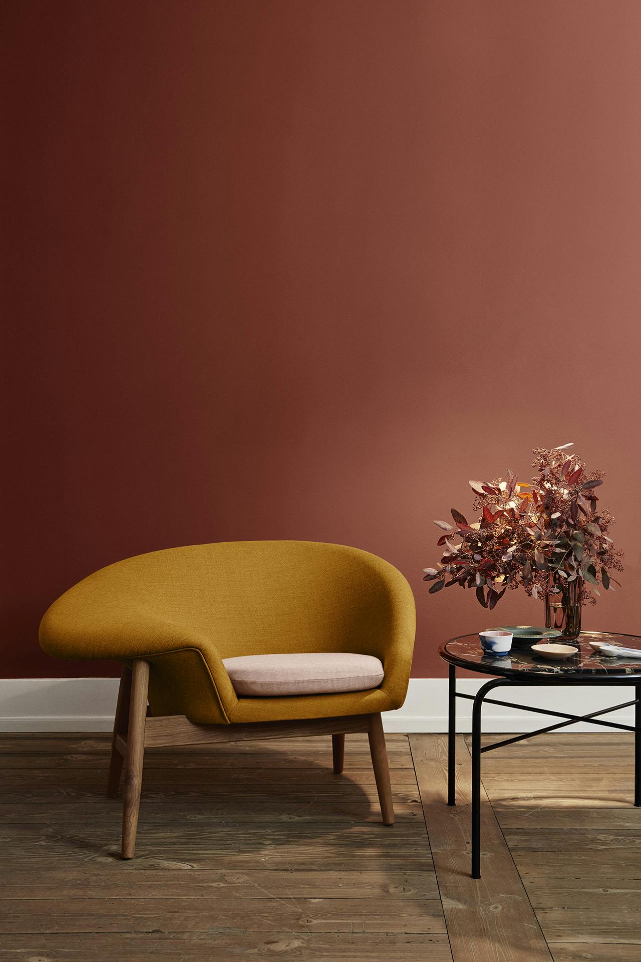 fried egg warm nordic lounge stol nyt brand dansk design