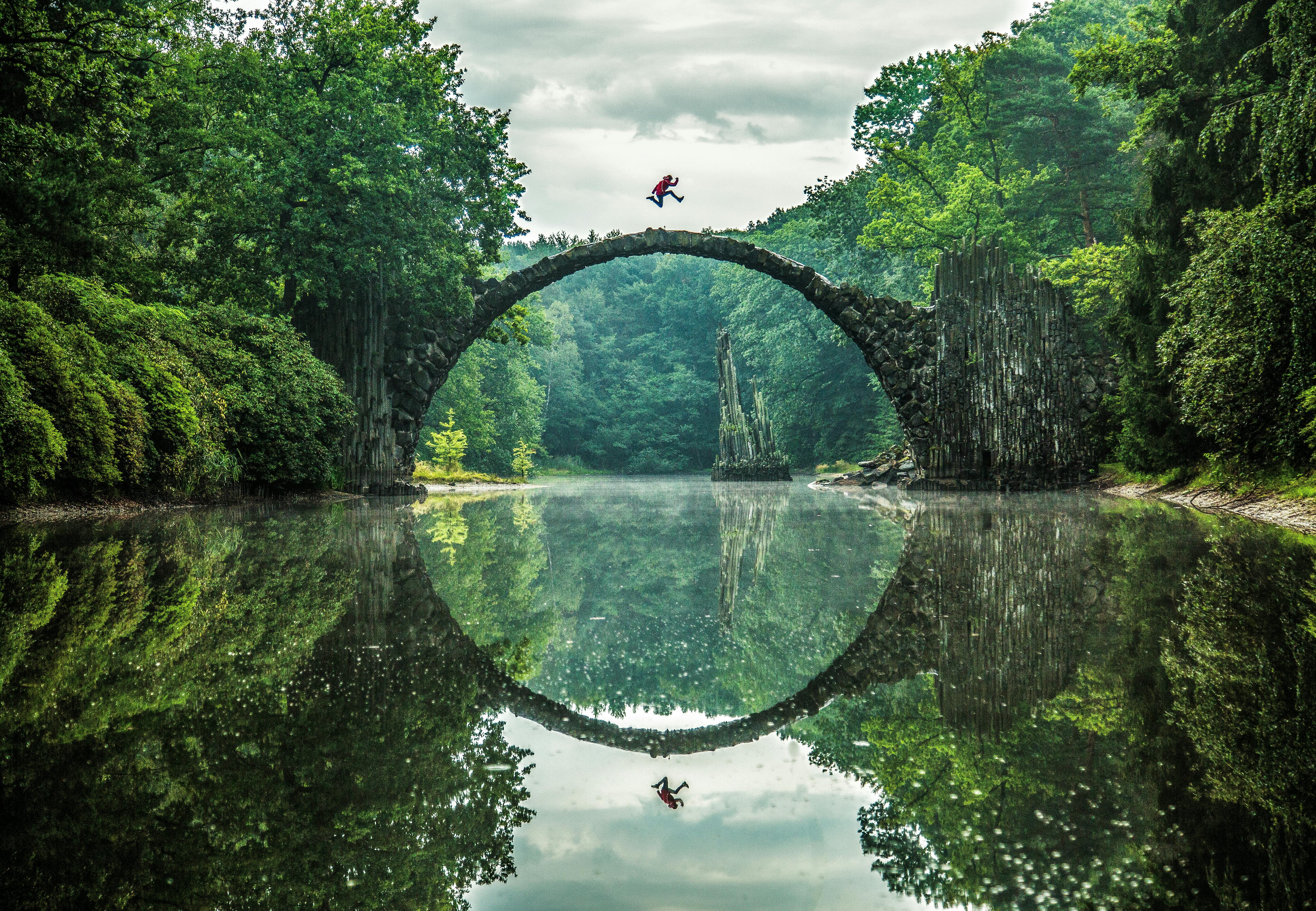 Perfekt spegling Rakotzbrücke