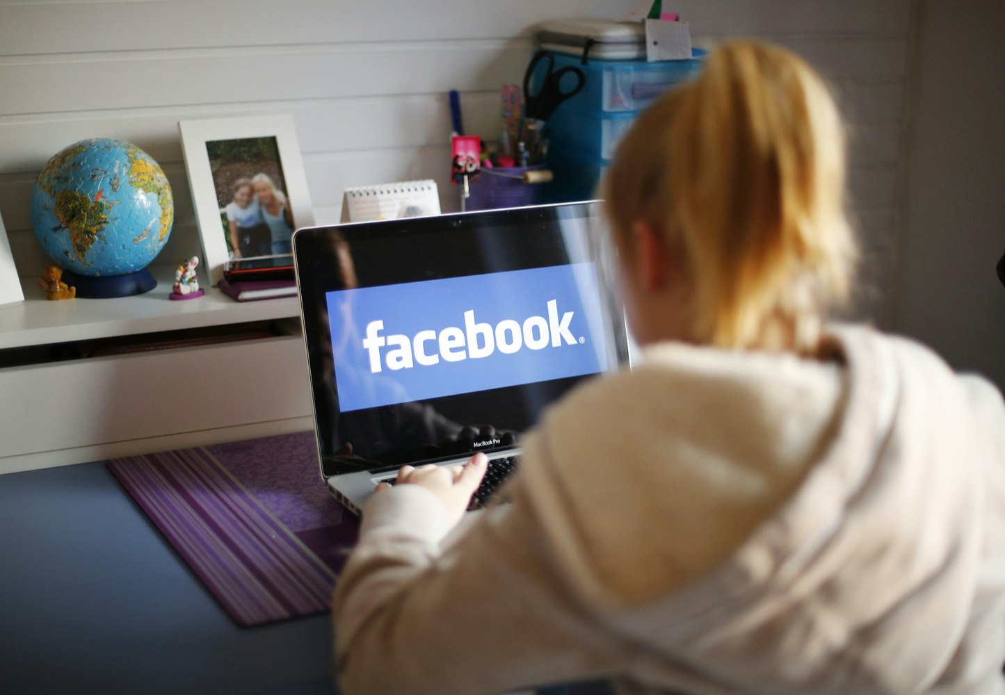 Facebook bekmper falske live-videoer