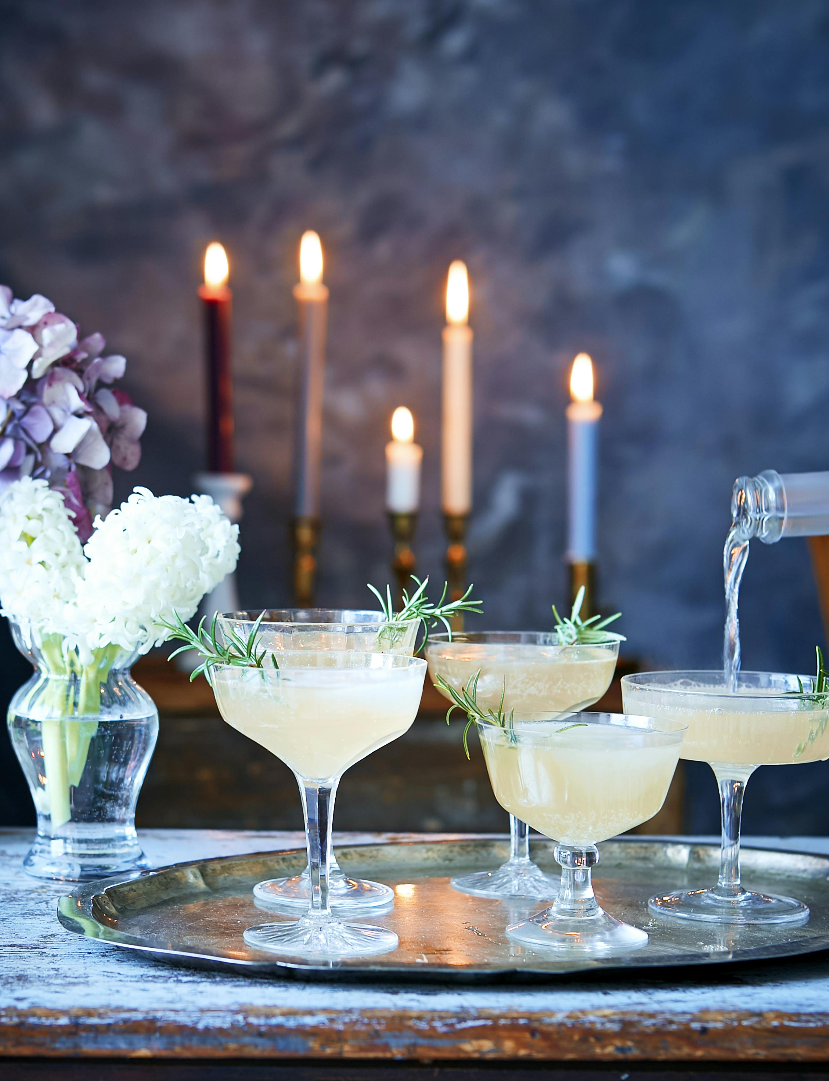 Dine drinks behøver jo ikke blive serveret i de samme glas. Drink med grapefrugt