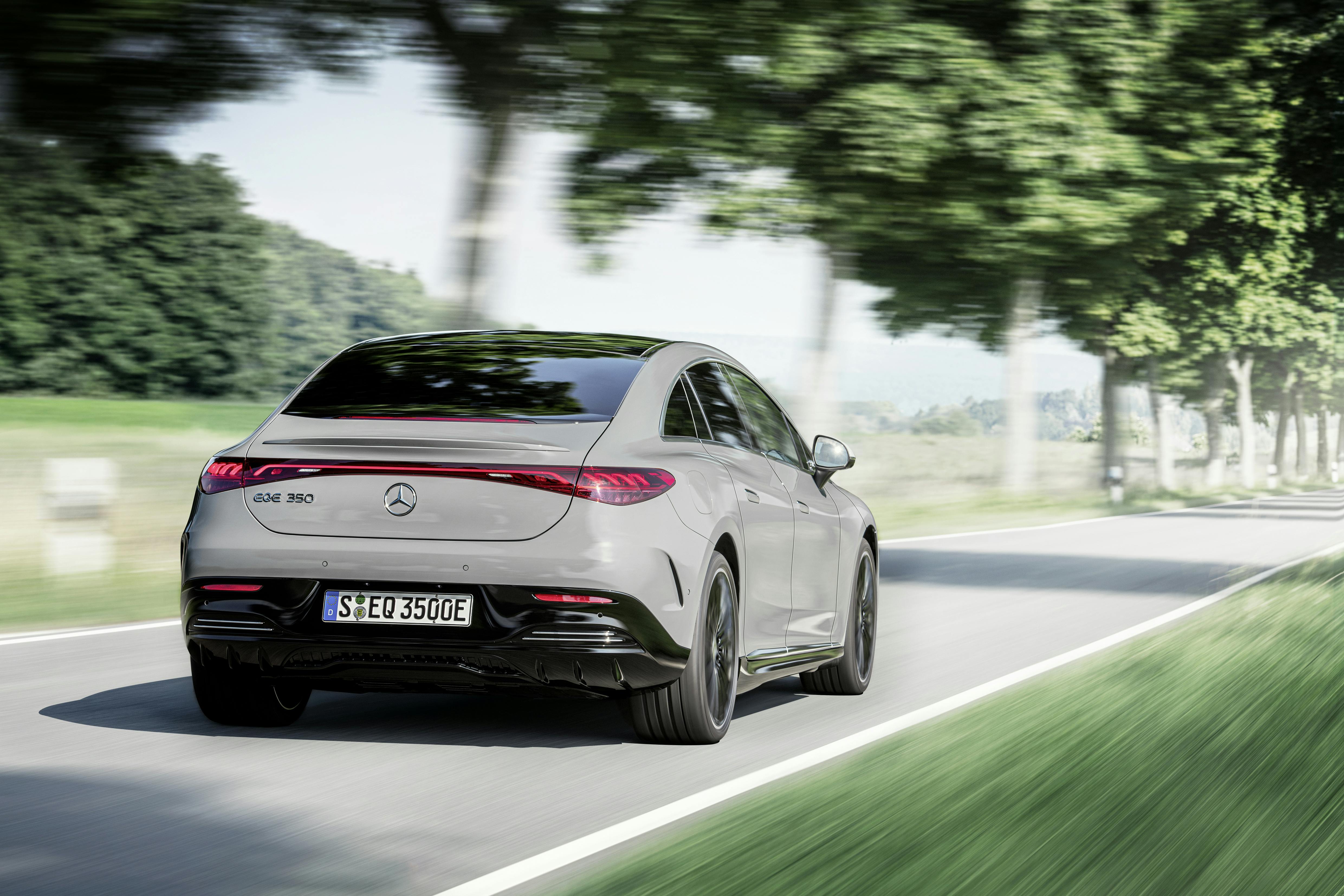 Mercedes EQE elbil elektrisk E-klasse Grå Sedan Bagende Bagfra Hæk