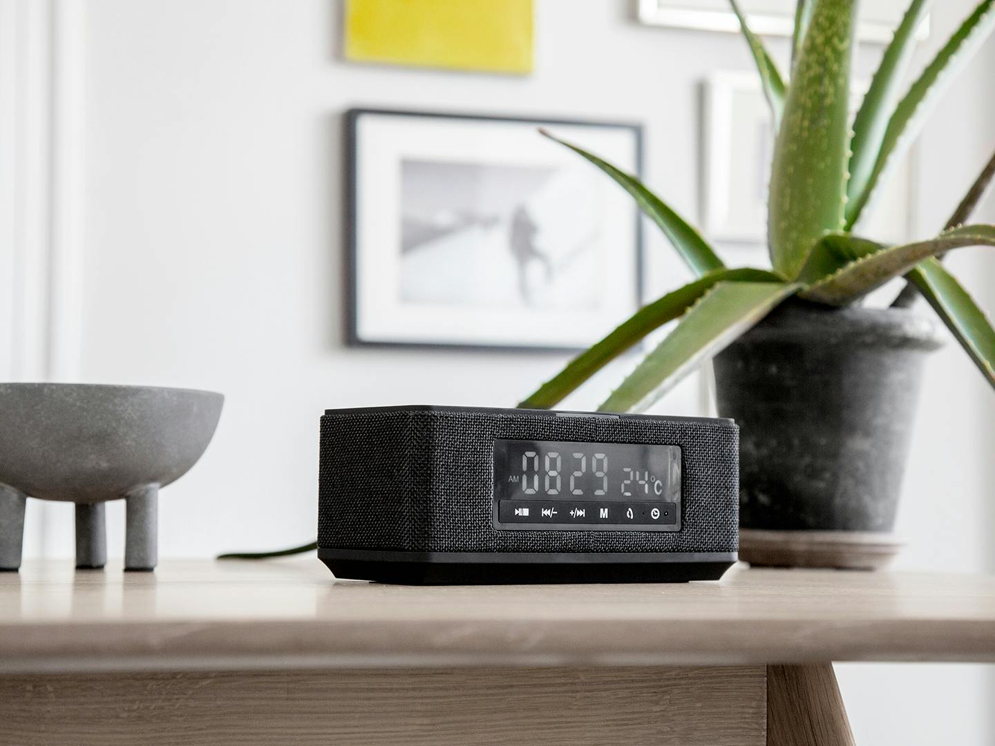 Klockradio Klockradion har tyvärr inte DAB, men det går att spela radio från mobilen via Bluetooth