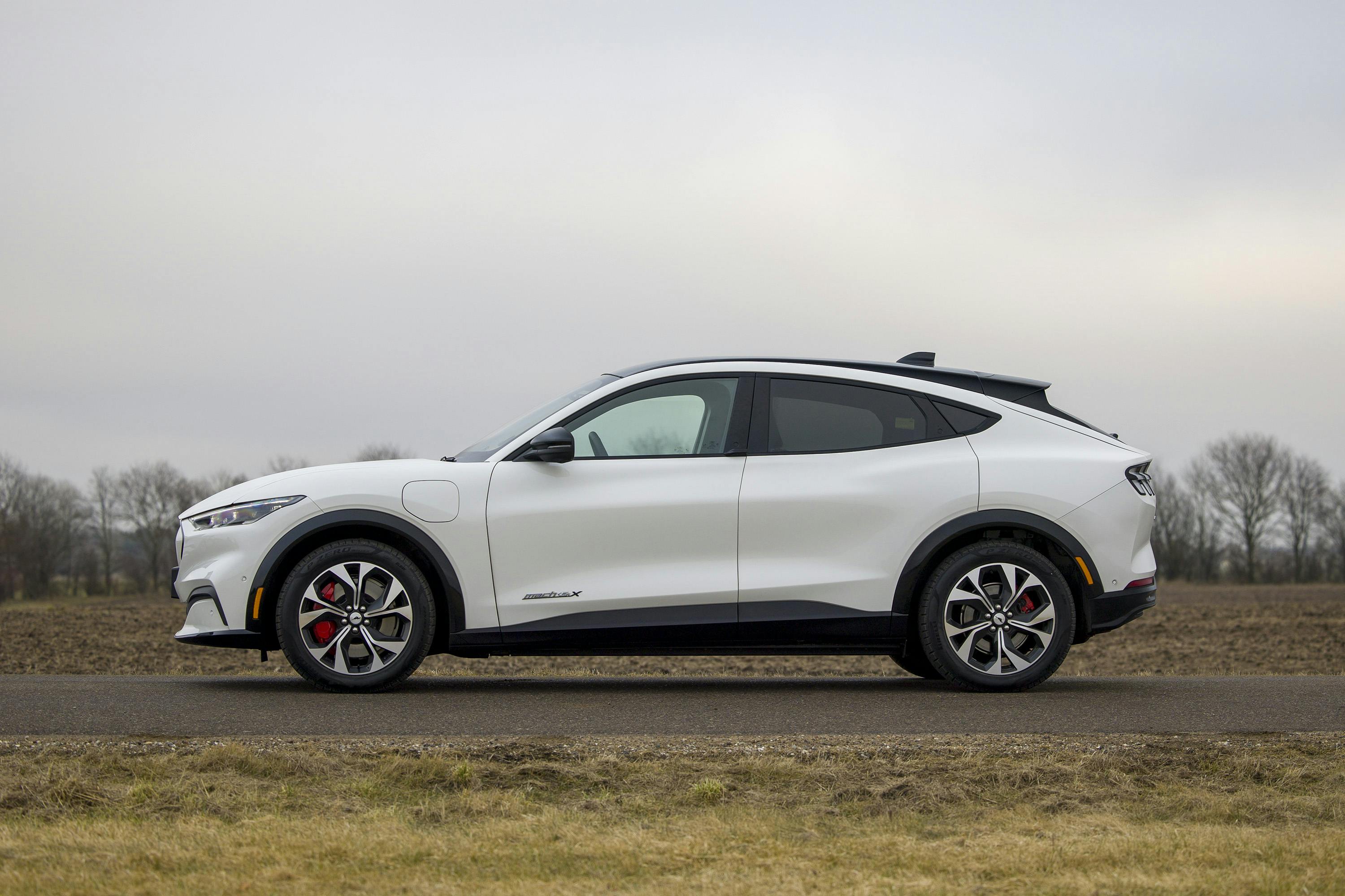 Ford Mustang Mach-E elbil suv