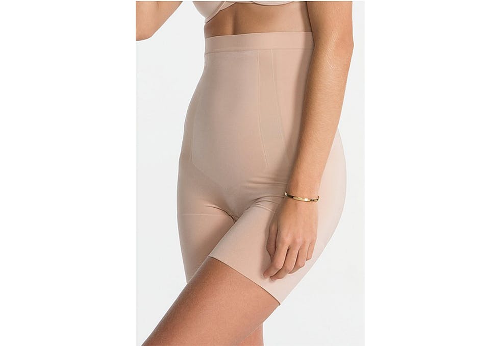 Spanx til å ha under kjole