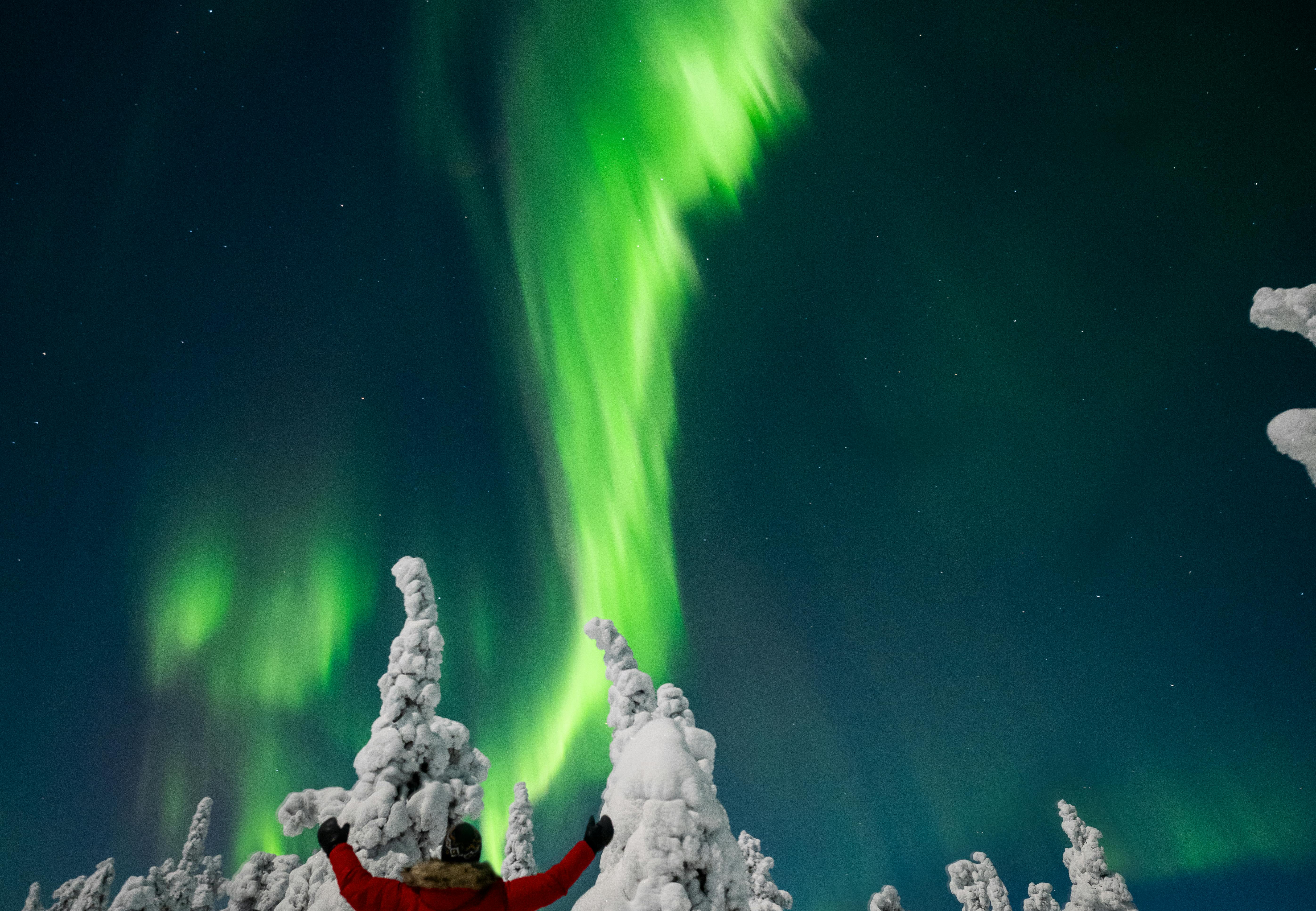 Jari Romppainen under nordlyset.