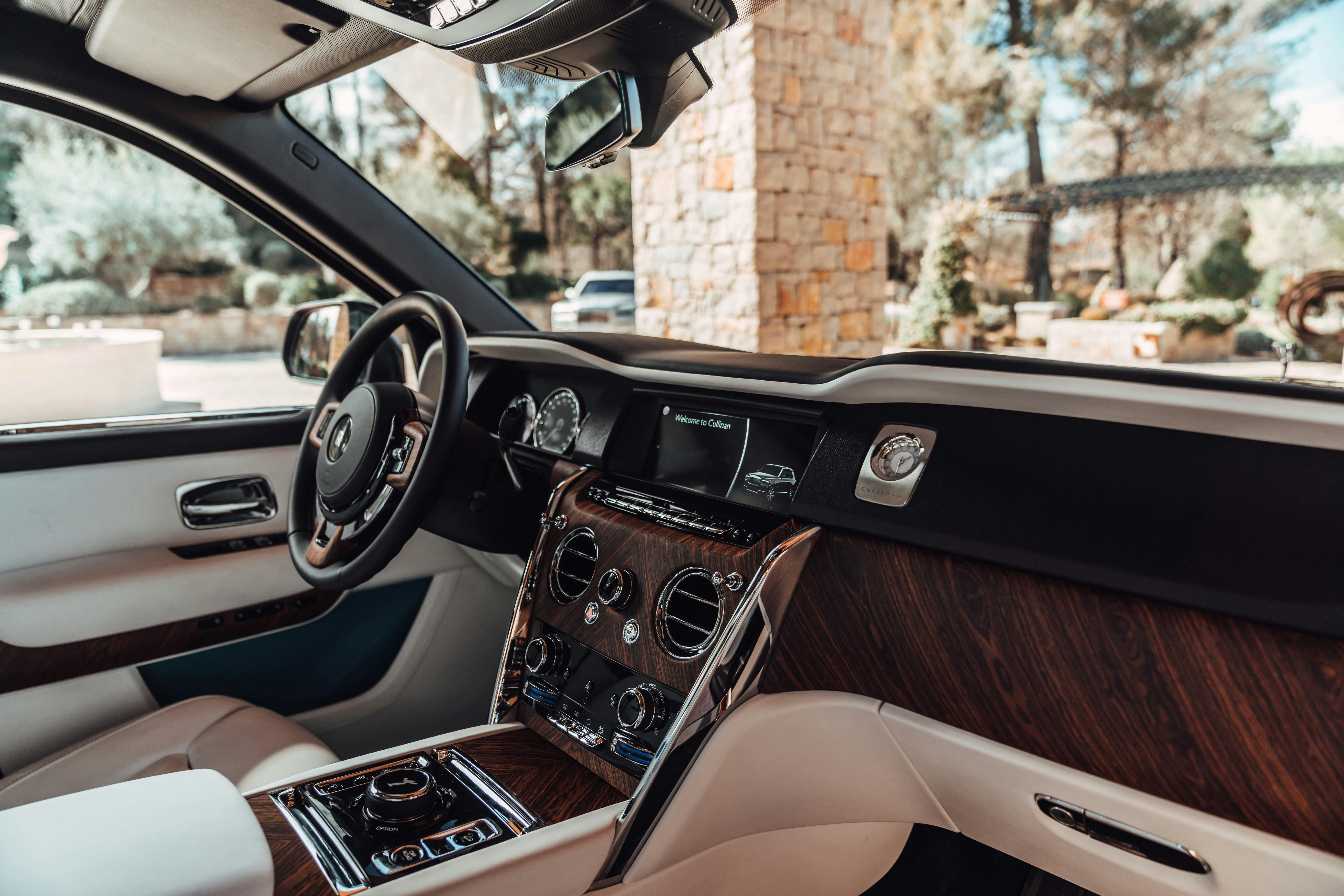 Rolls-Royce Cullinan Rolls-Royce Cullinan
