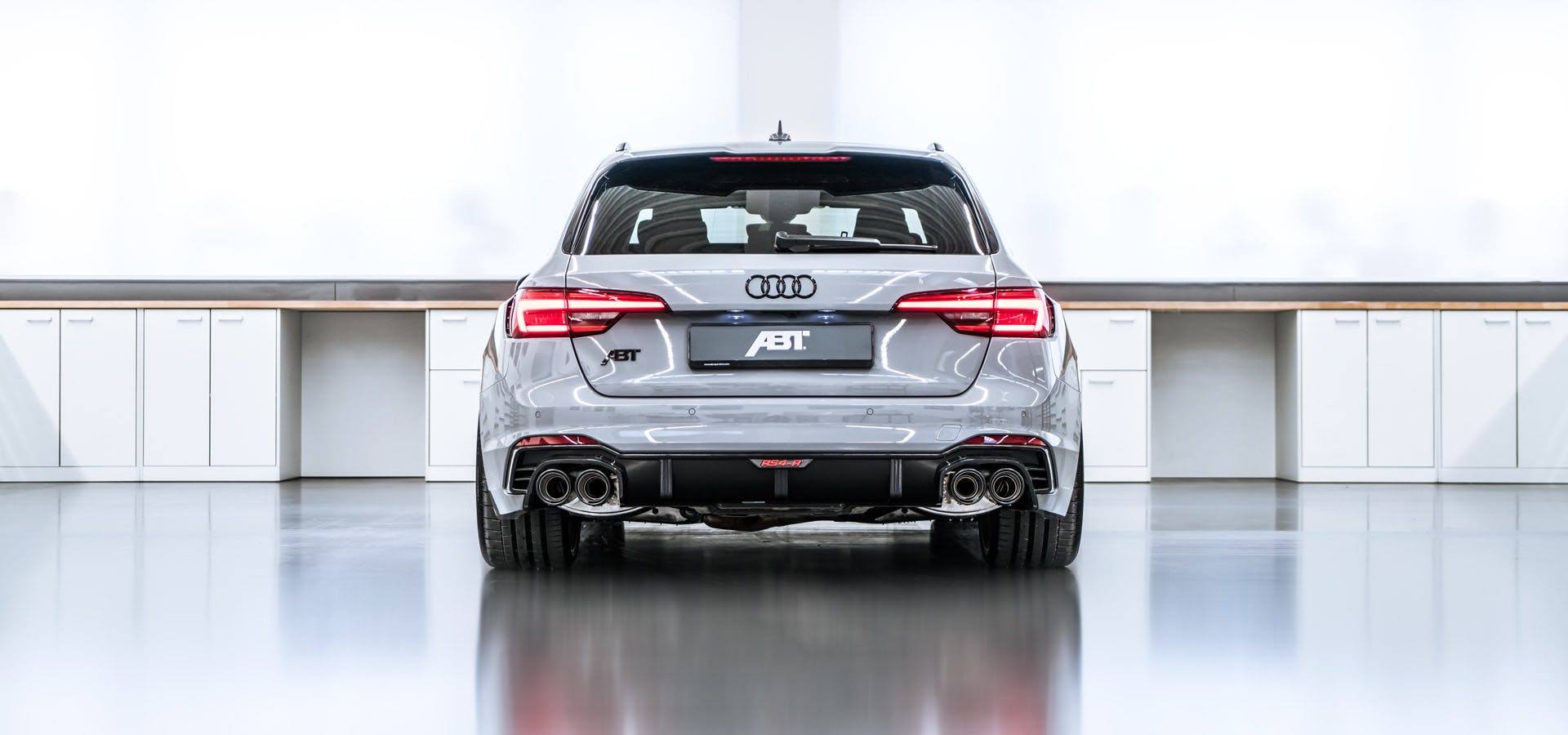 ABT RS4-R er en ulv uden fåreklæder ABT RS4-R bagfra