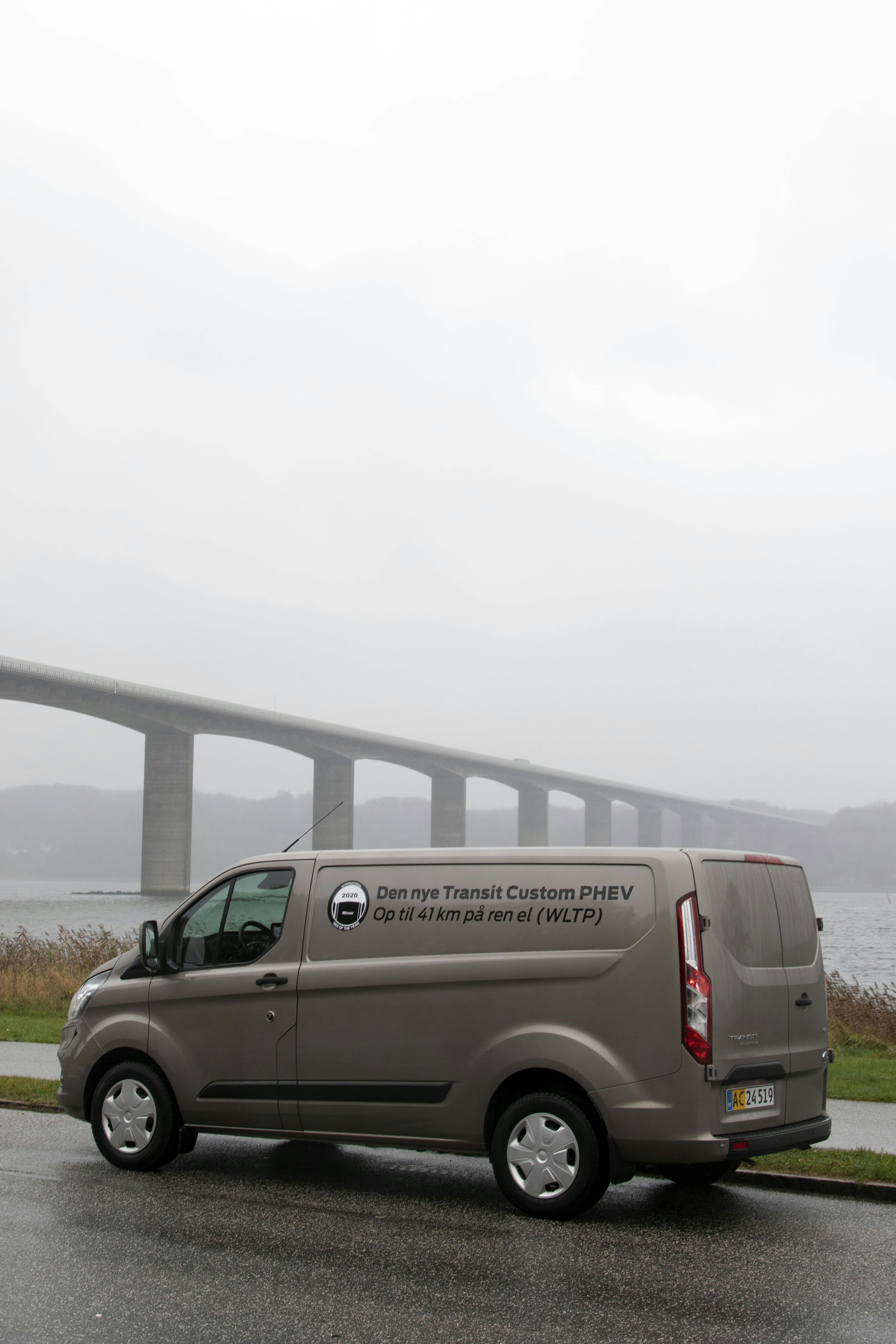 Ford Transit Custom Plug-in Hybrid 340 Trend L1H1 Van Ford Transit Custom Plug-in Hybrid 340 Trend L1H1 Van
