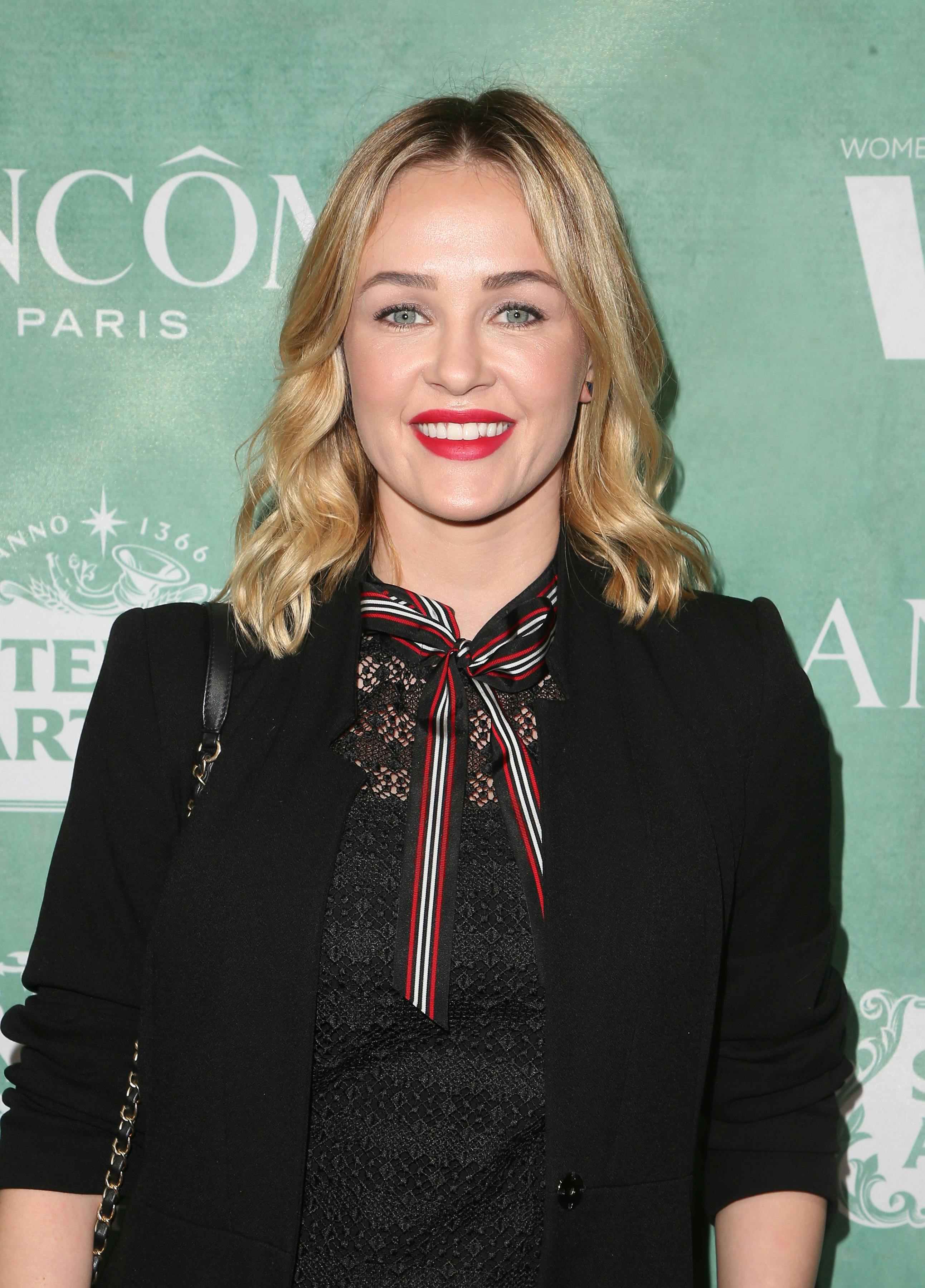 Her ses Ambyr Childers, som i serien YOU spiller Candace. Ambyr Childers Candace fra Netflixs YOU