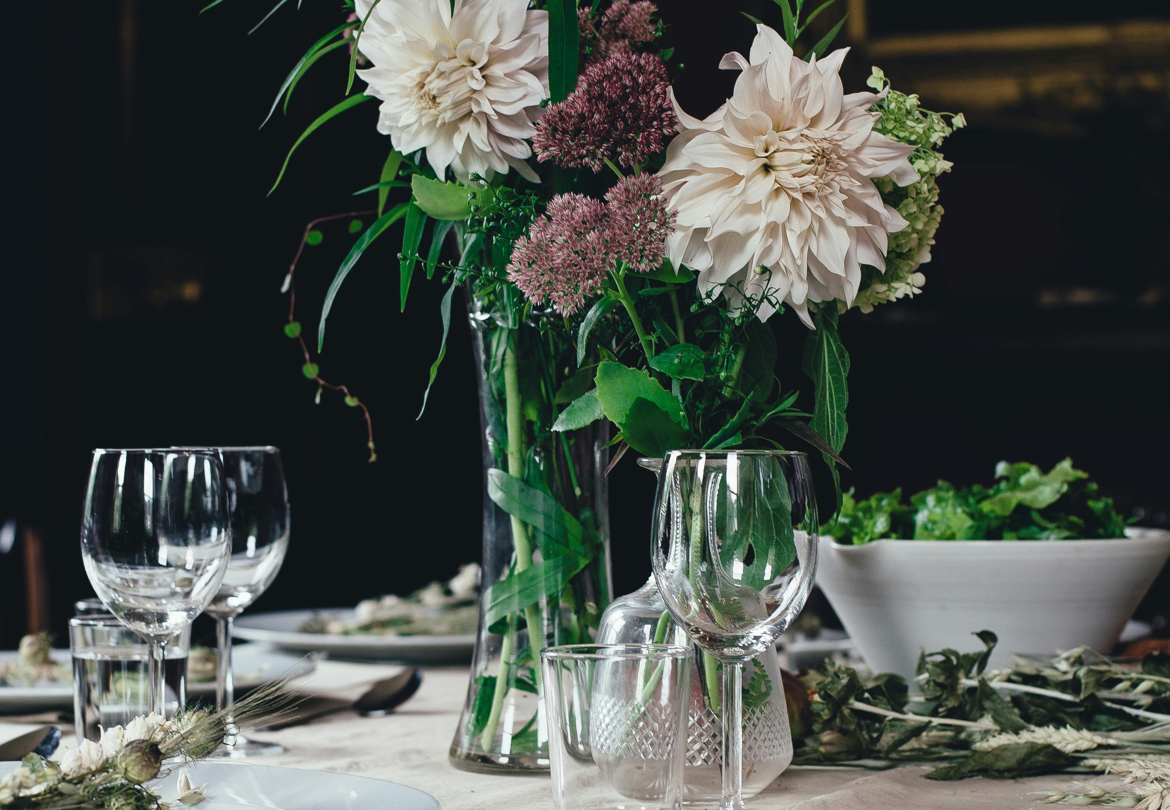 Sådan finder du den rigtige vase til din blomsterbuket
