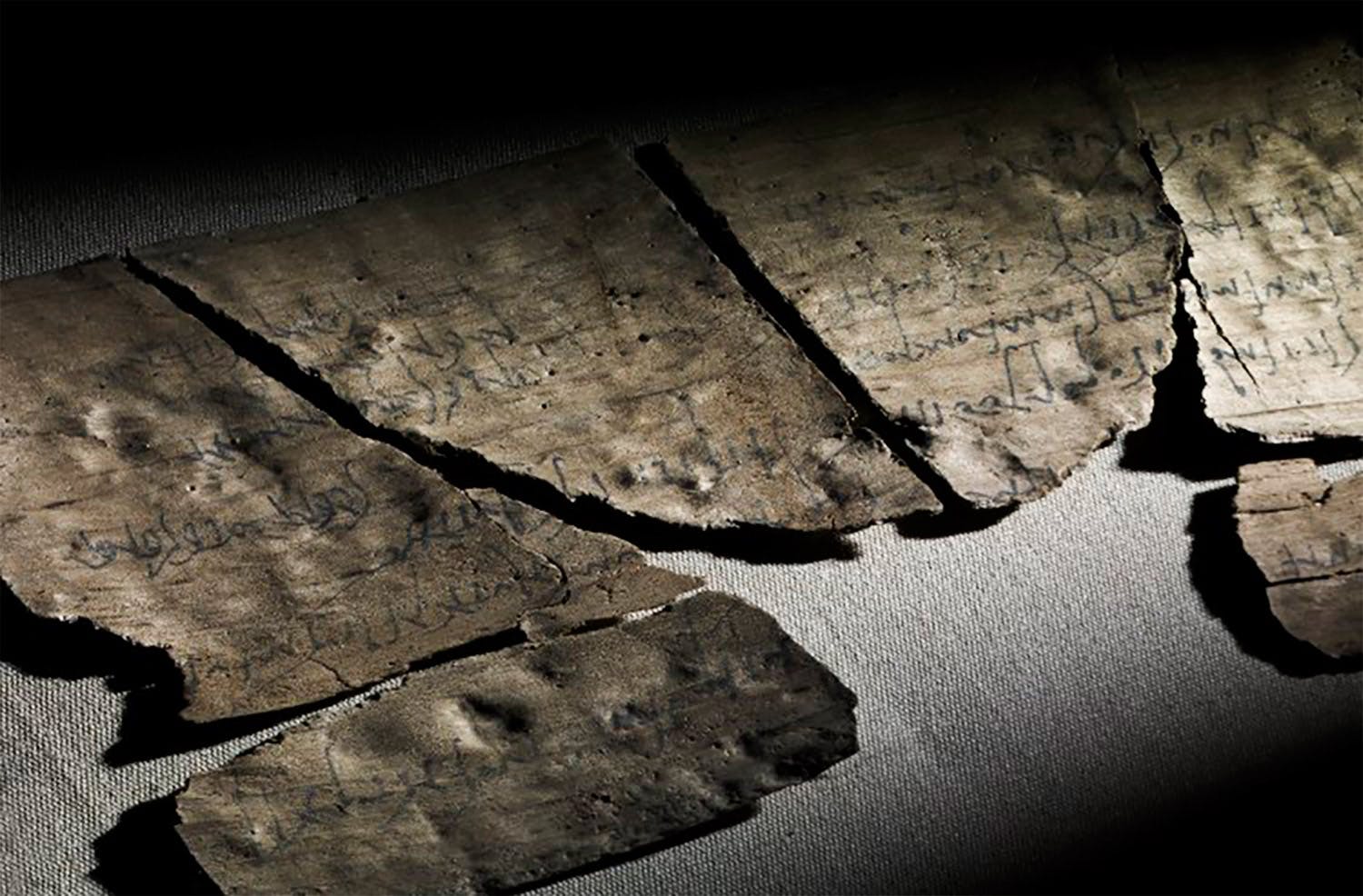 En av Vindolandatavlorna. En födelsedagsinbjudan.