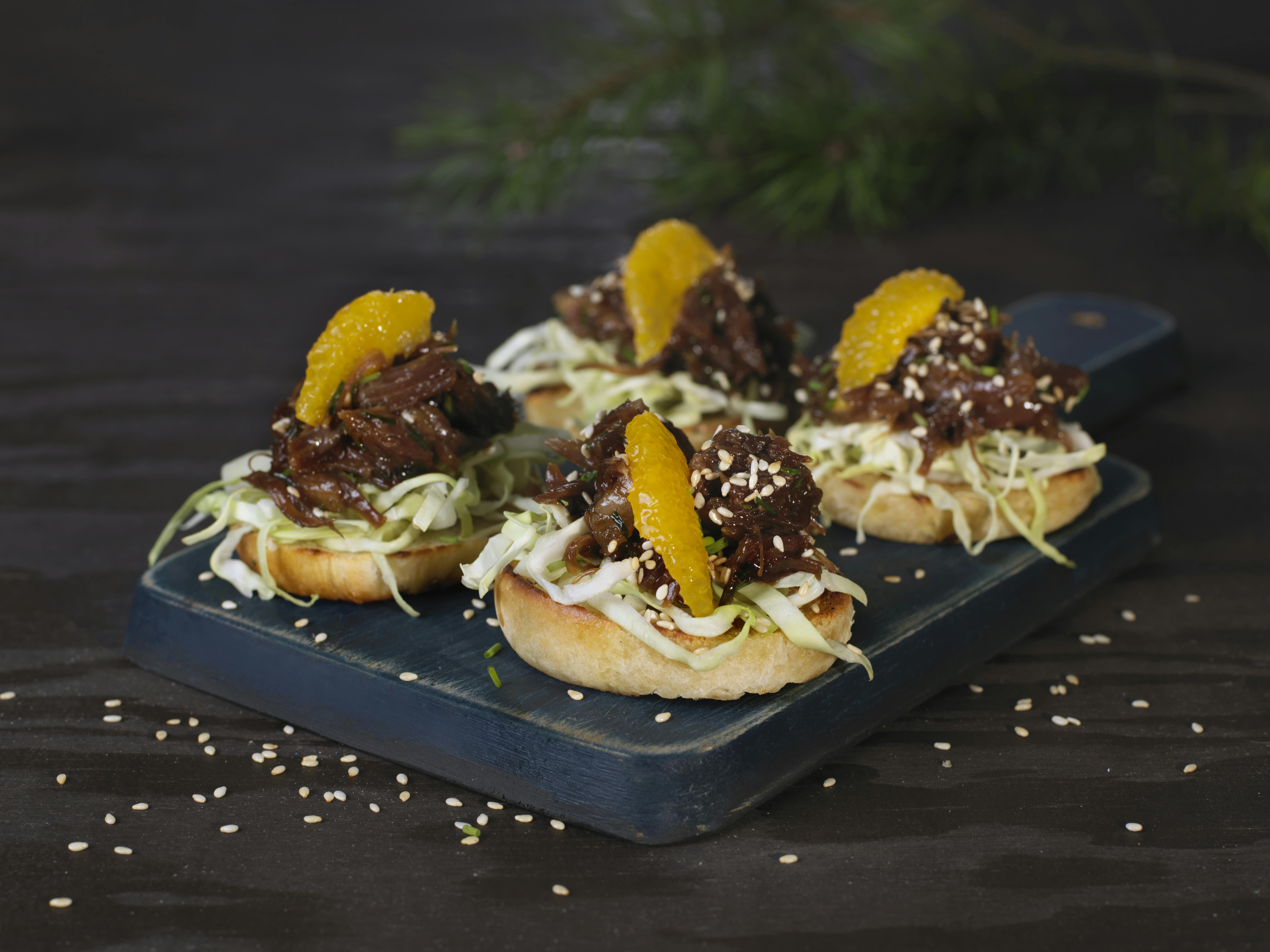 Pinnekjøtt oppskrift toast med pinnekjøtt og hoisinsaus