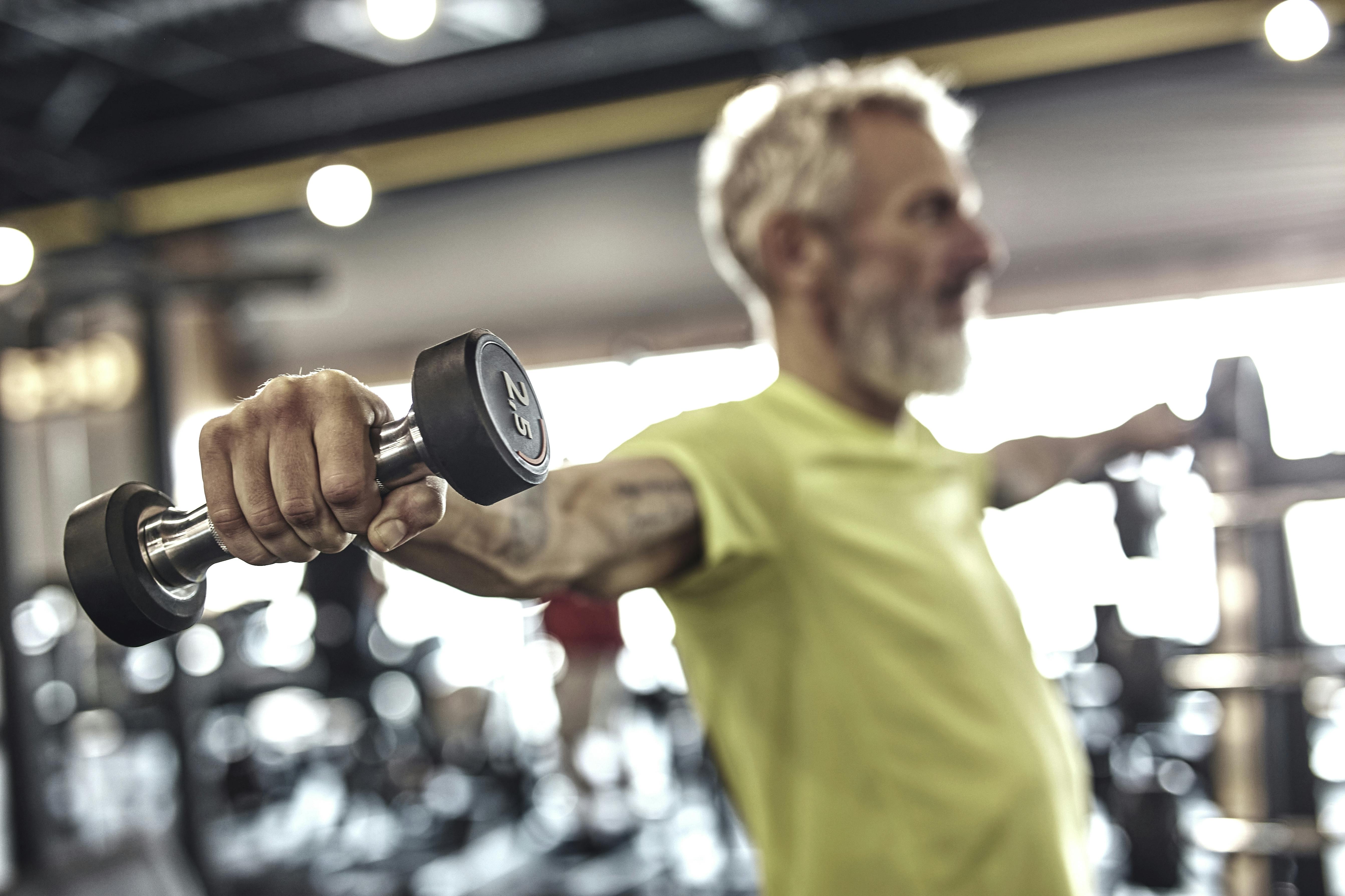 Mindre risk för depression Man gör lateral raise
