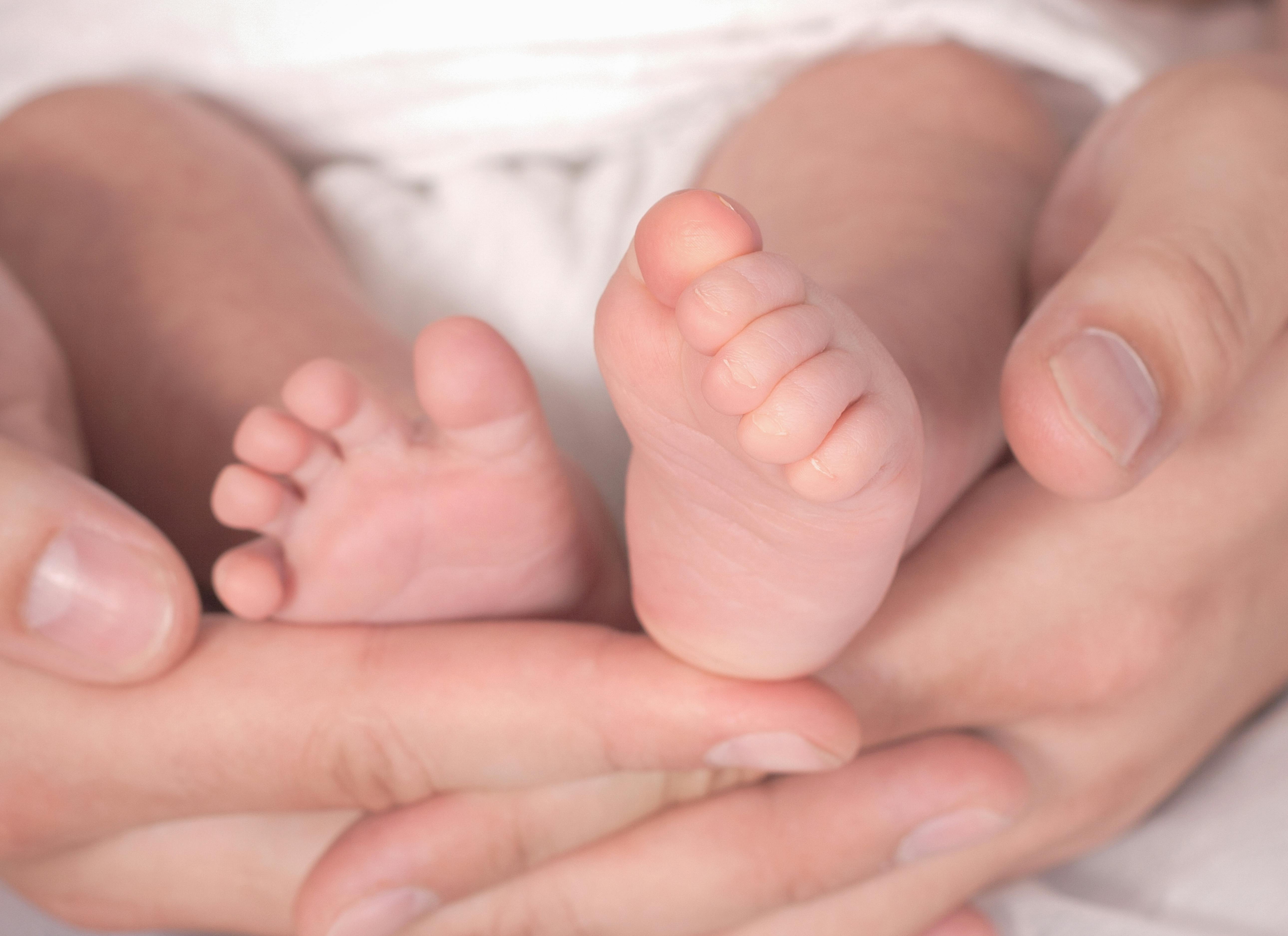 Har en af dine kære fået en ny lille guldklump? Babyfødder