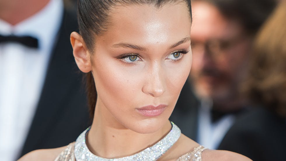 Bella Hadid rød løper kjendis supermodell
