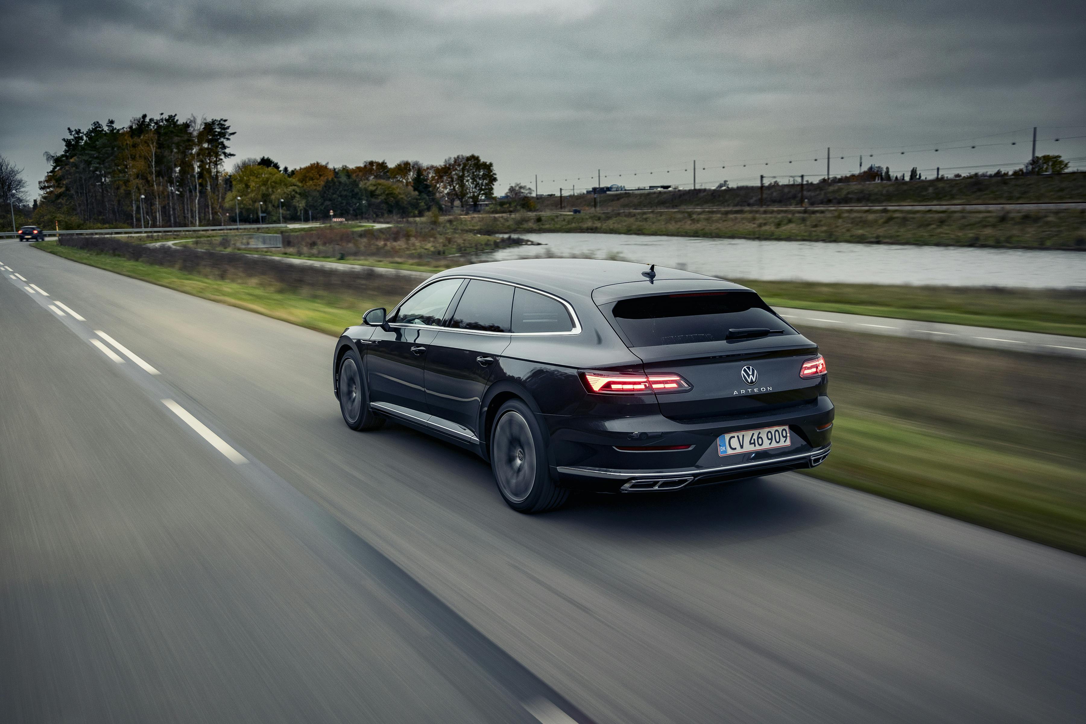 Volkswagen Arteon Shooting Brake 2,0 TSI R-Design DSG7 Volkswagen Arteon Shooting Brake 2,0 TSI R-Design DSG7
