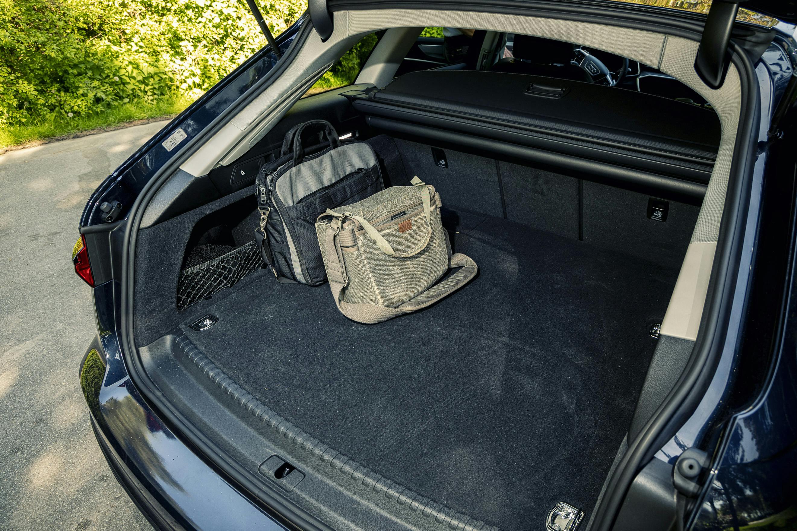 Audi A6 Avant plugin hybrid bagagerum på 405 liter