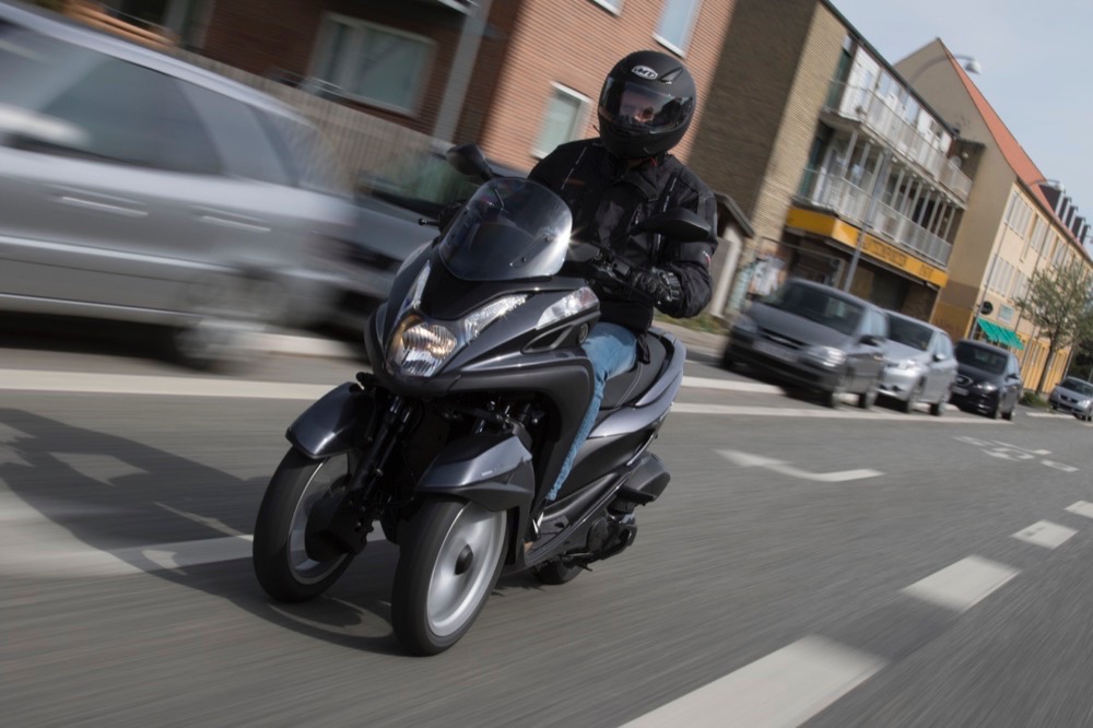 Opfylde pakke Blive ved Test af Yamaha Tricity ABS: Scooter med støttehjul | Bilmagasinet.dk
