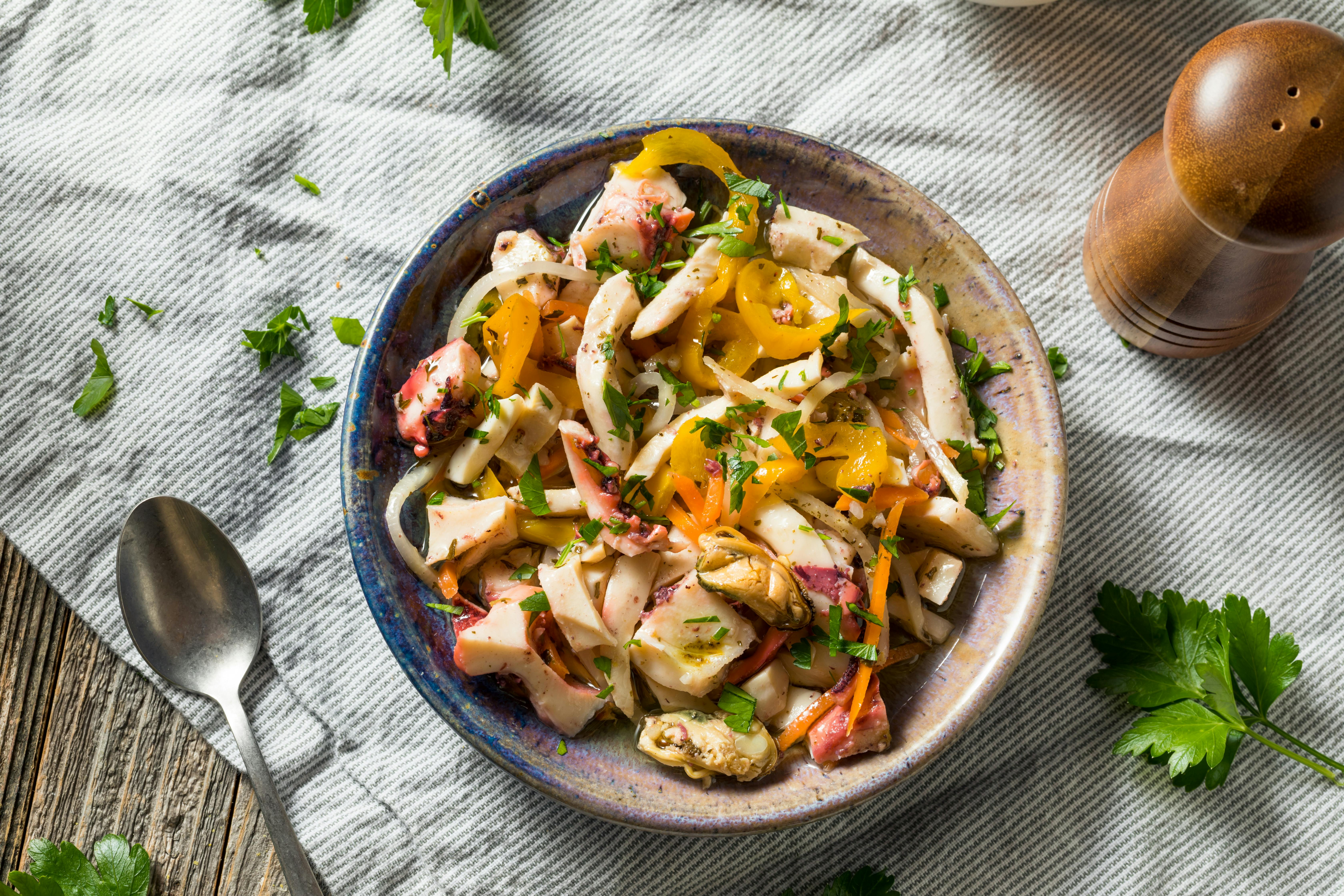 Blæksprutte er den rene kollagen-gave. Så var det noget med en blækspruttesalat? Salat med blæksprutte og muslinger