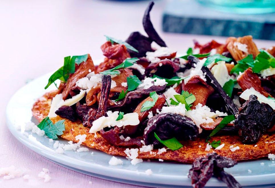 Kukkakaalipizza sienitäytteellä Kukkakaalipizza sienitäytteellä