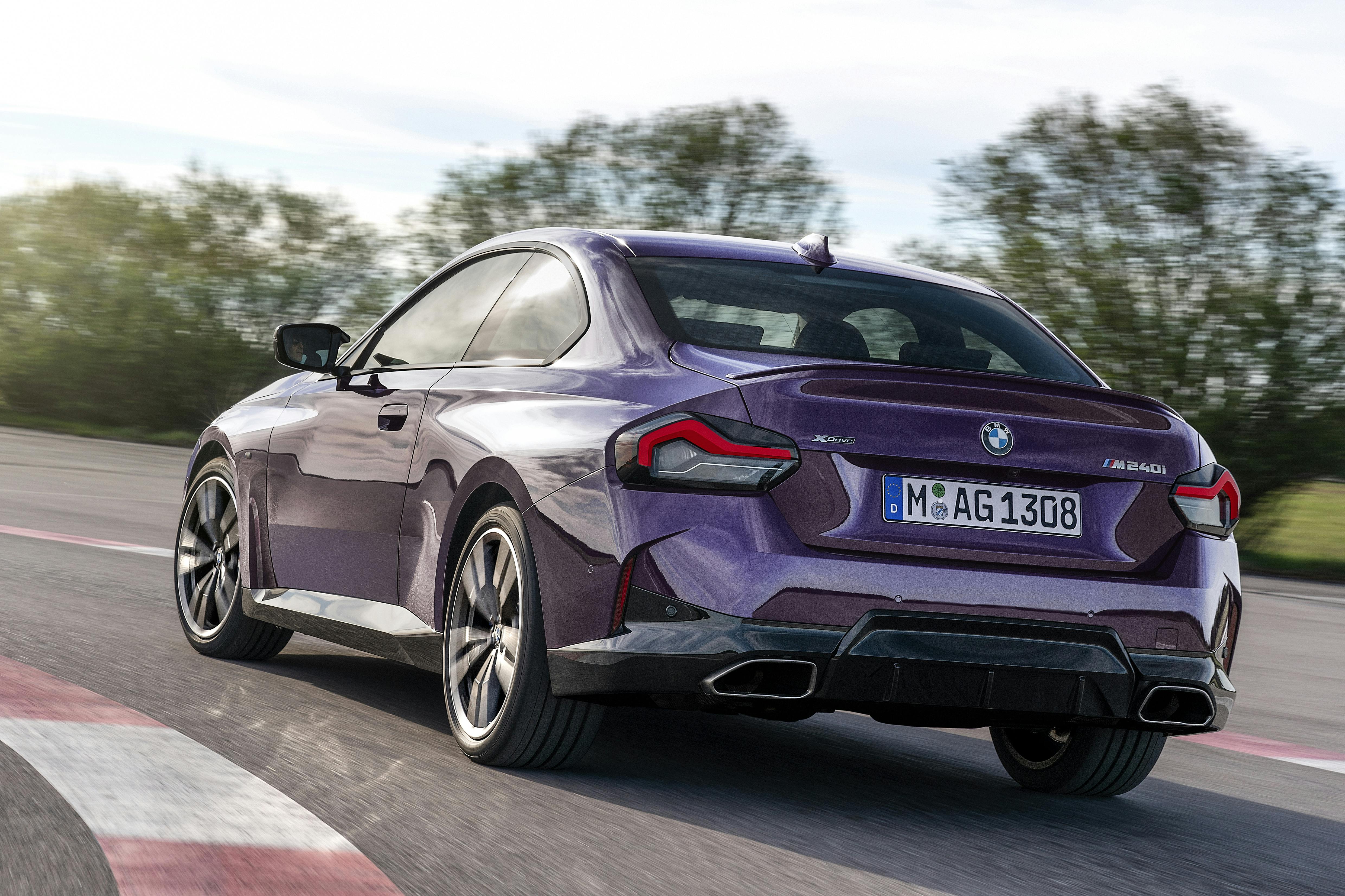 BMW m240i xDrive lilla bil sportsvogn bagfra