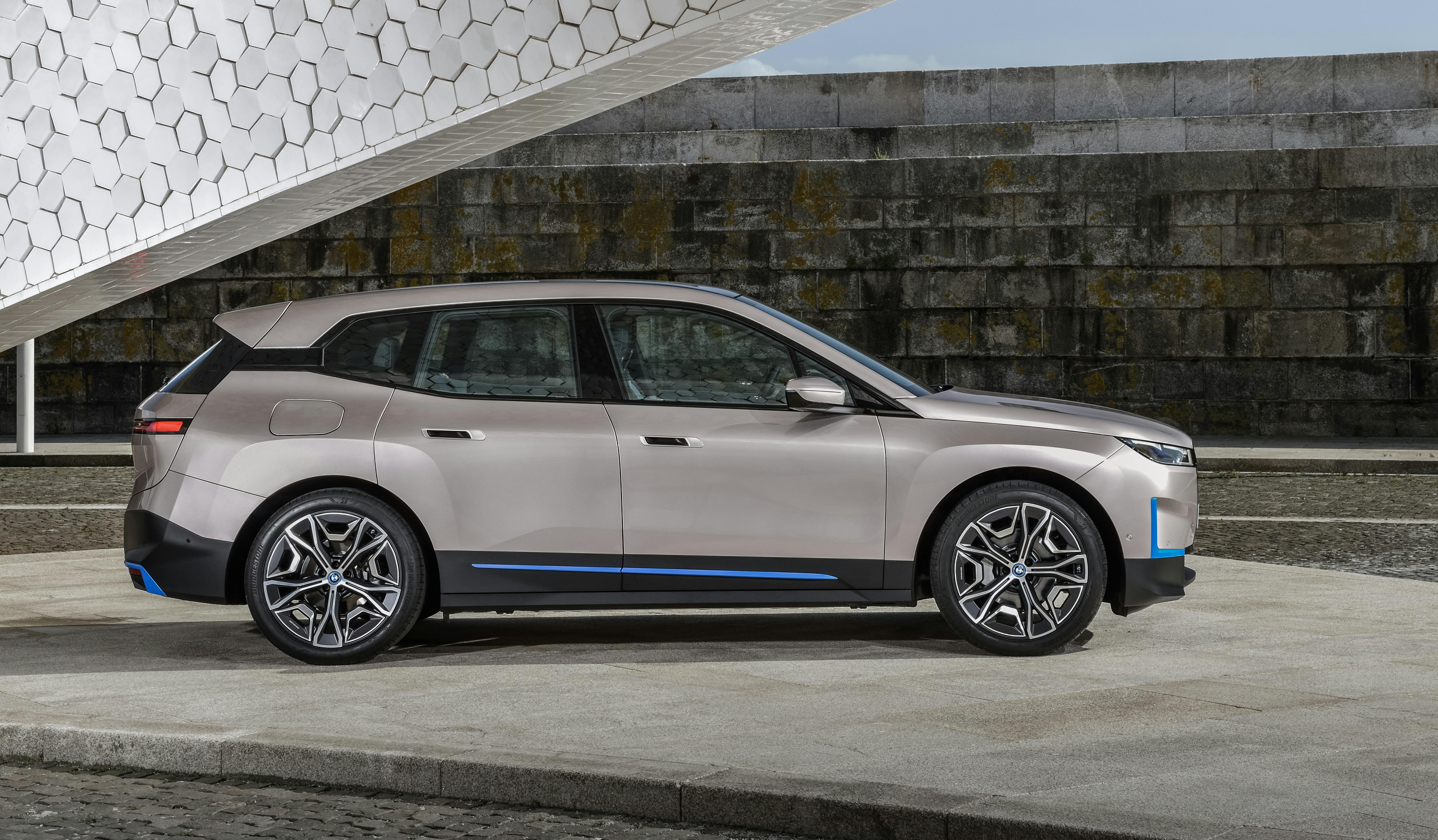 BMW iX