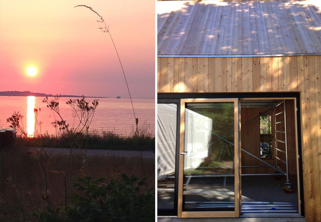 Sommerhus i træ, der er ved at blive bygget.