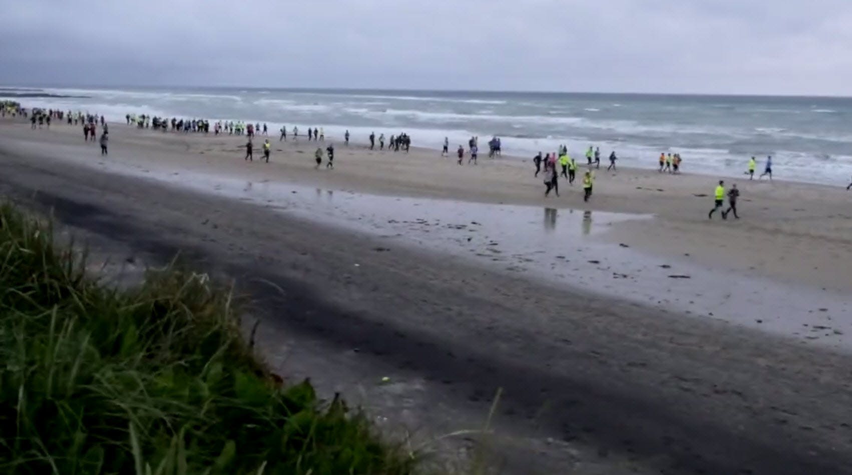 Den första delen av sträckan går längs stranden. Den första delen av sträckan går längs stranden.