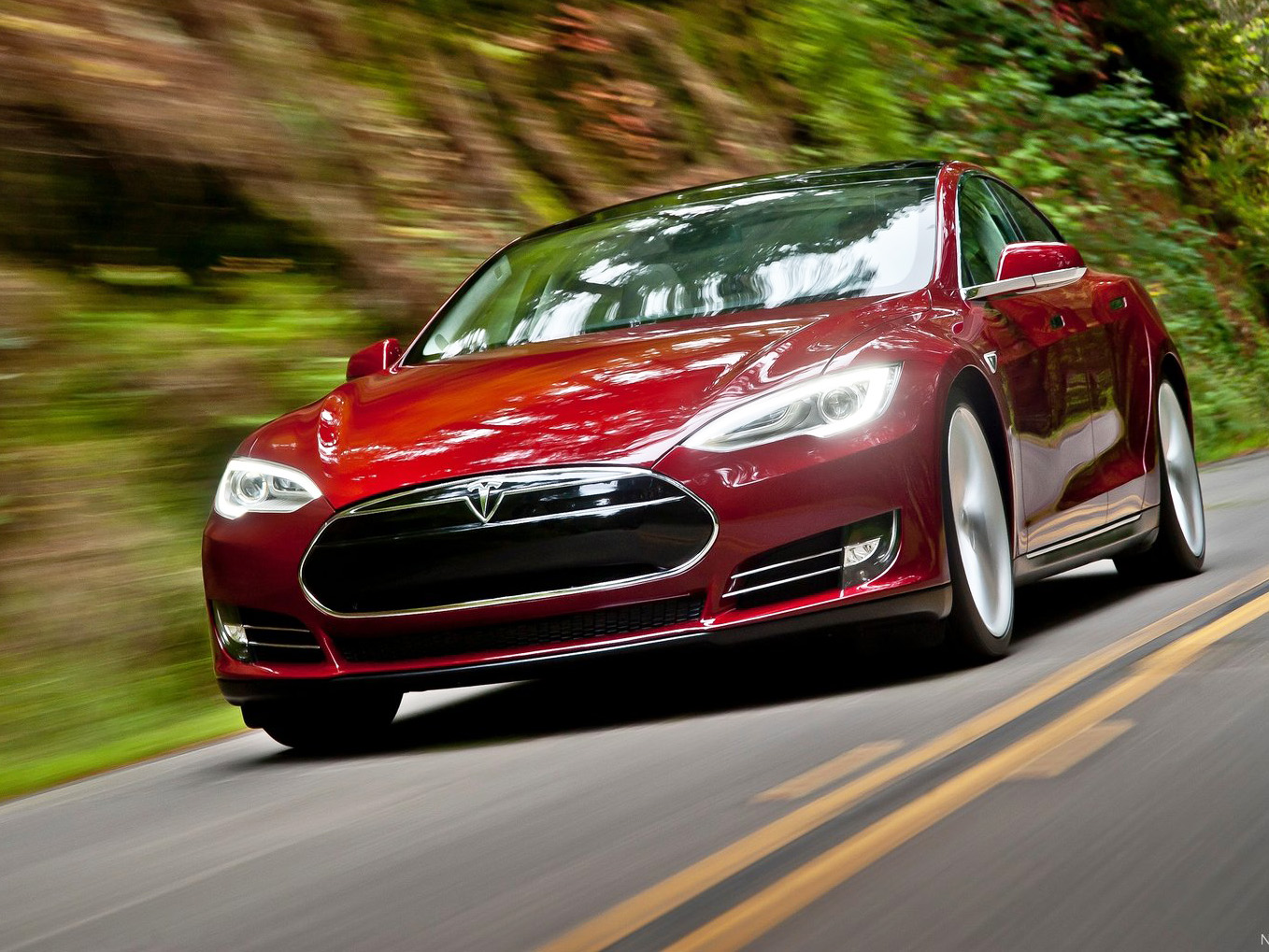 Tesla S D: 0-100 km/t på 3,4 sekunder! | Bilmagasinet.dk