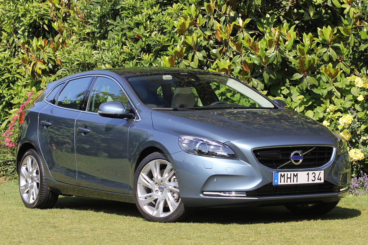 V 40. Volvo v40 2013. Volvo 40 2013. C40 Volvo 2013. Вольво легковая v40.