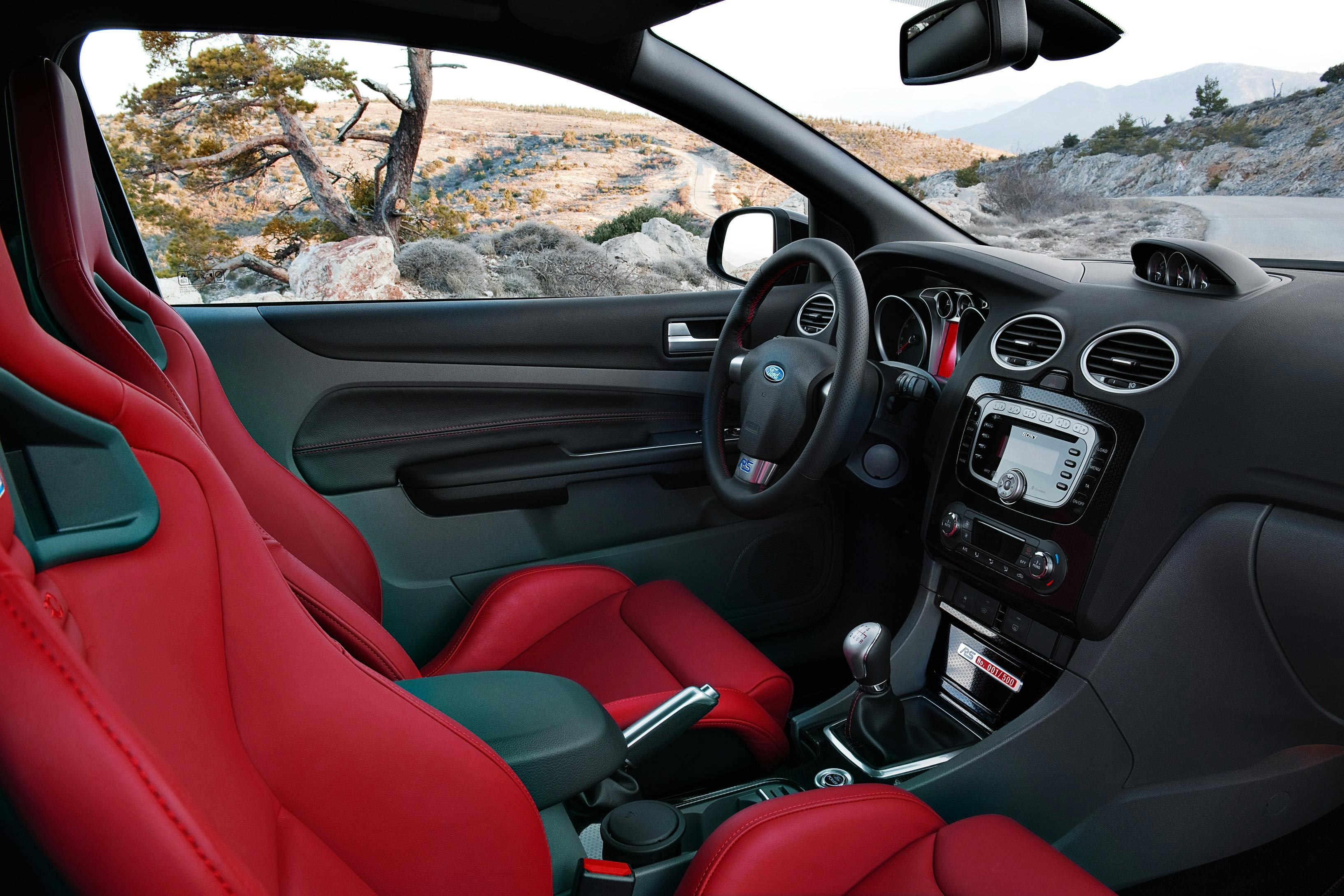 Focus RS500 interior