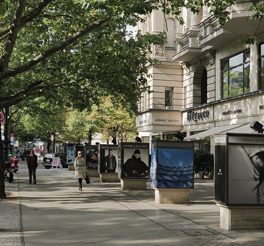 Hver sin smag og stil, hvert sit kvarter, sådan er det i Berlin. Her Kurfürstendamm i eksklusive Charlottenburg. Charlottenburg i Berlin