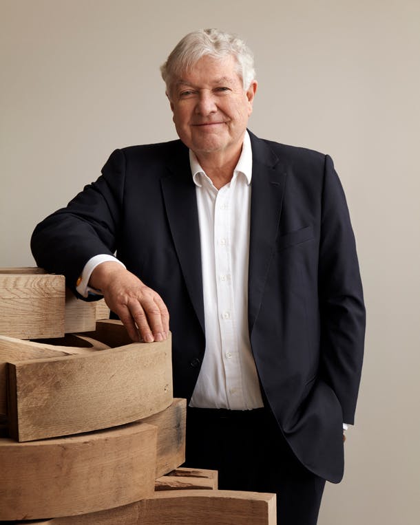 Erik Knud Hansen groeide op tussen de werkbanken, maar werd zelf nooit meubelmaker. Erik Knud Hansen
