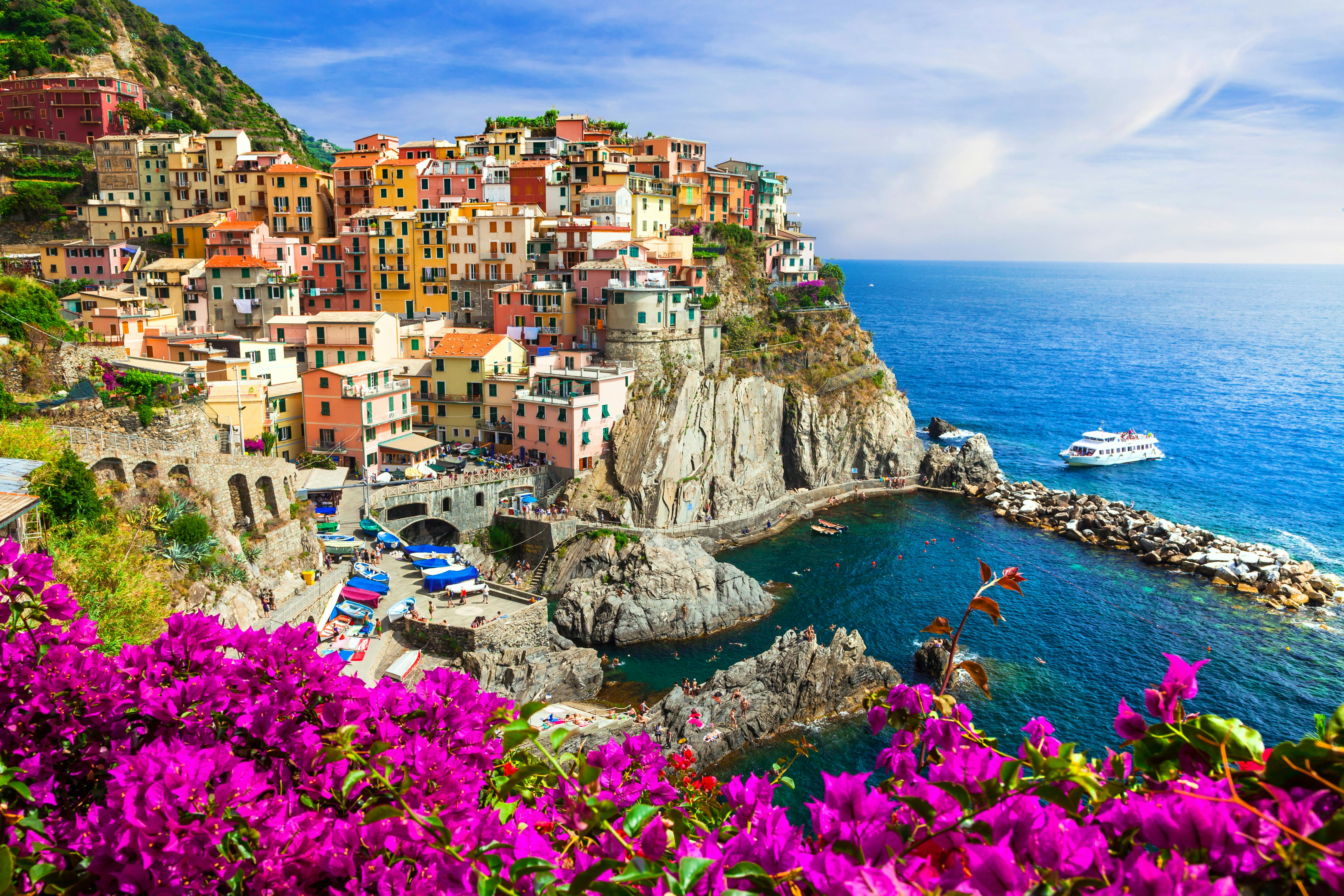Gå på opdagelse i den smukke, romantiske kystby. Cinque Terre i Italien som bryllupsrejsedestination