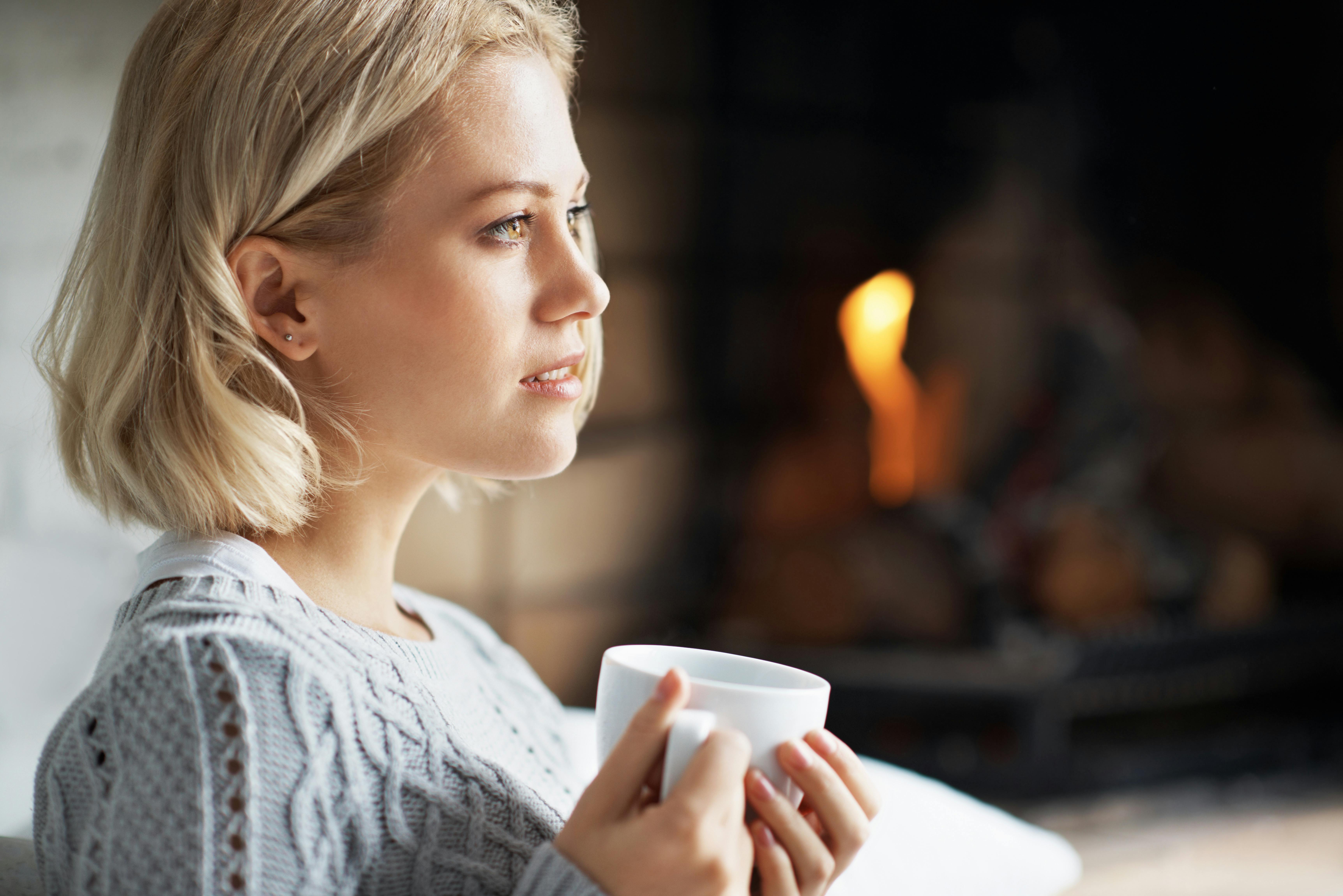 Ved clairvoyance og clairvoyante evner kan du mærke menneskers energier og energier i et lokale. Clairvoyance indebærer også at mærke menneskers energier og energier i et lokale.