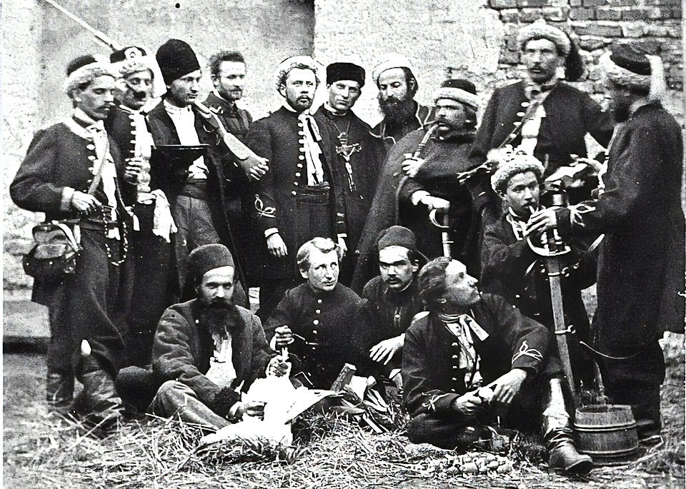 Gruppbild på förbandet Dödens zuaver under januariupproret i Polen 1863.