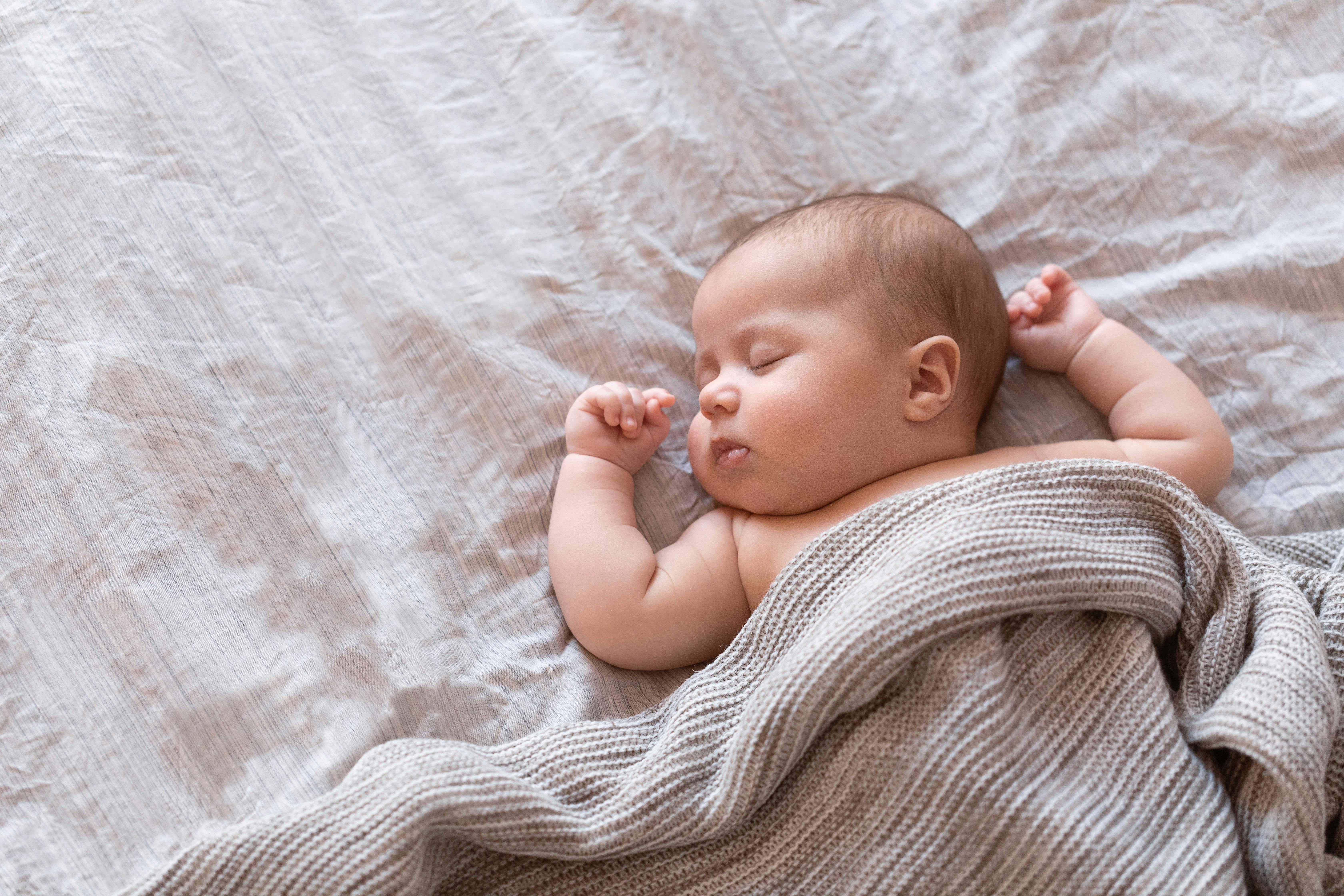 Er det en lille Måns eller Min? Der er mange fine drengenavne med M! Baby med drengenavn med M