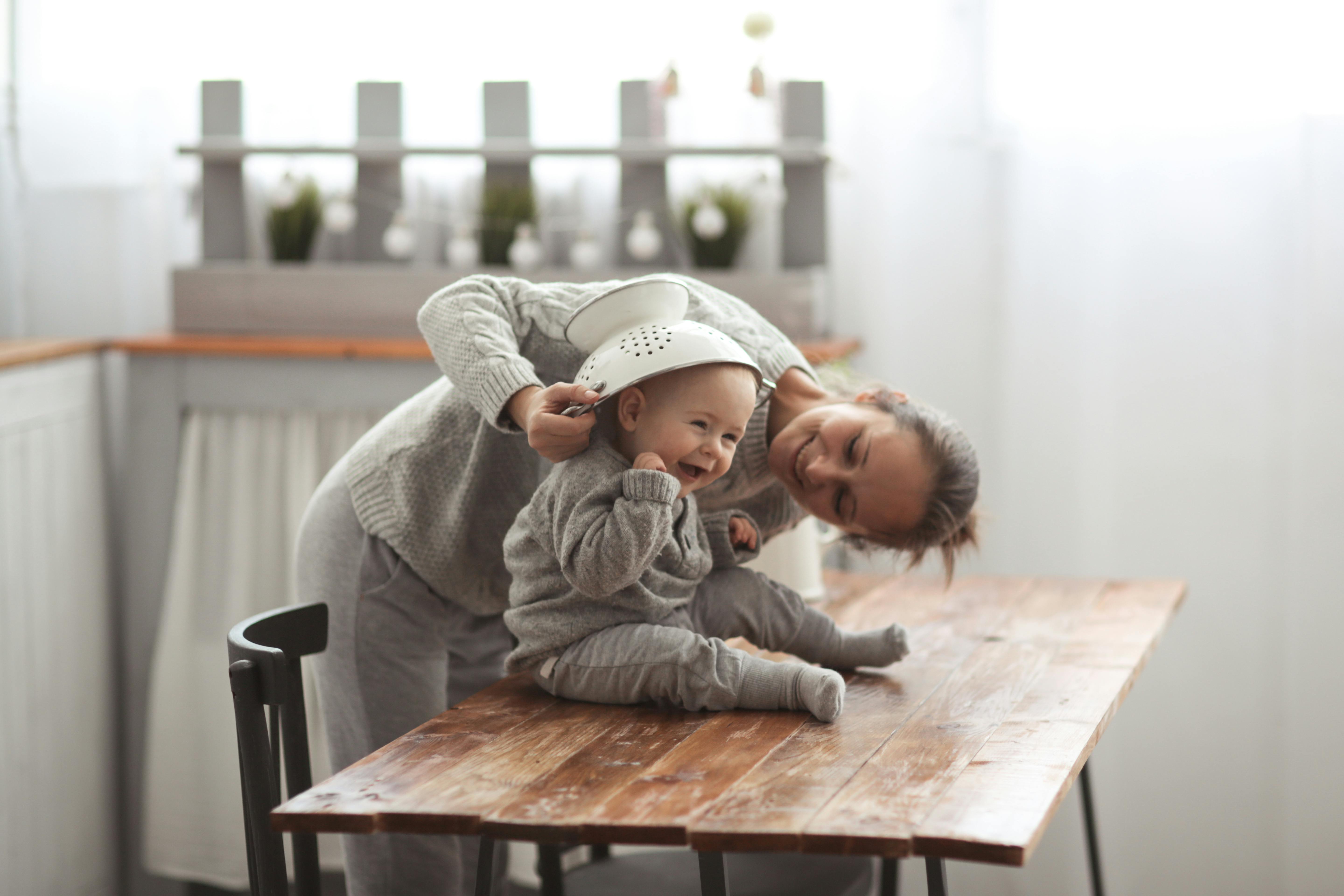Har denne lille spilopmager mon drengenavnet Carl? Baby hedder drengenavn med C