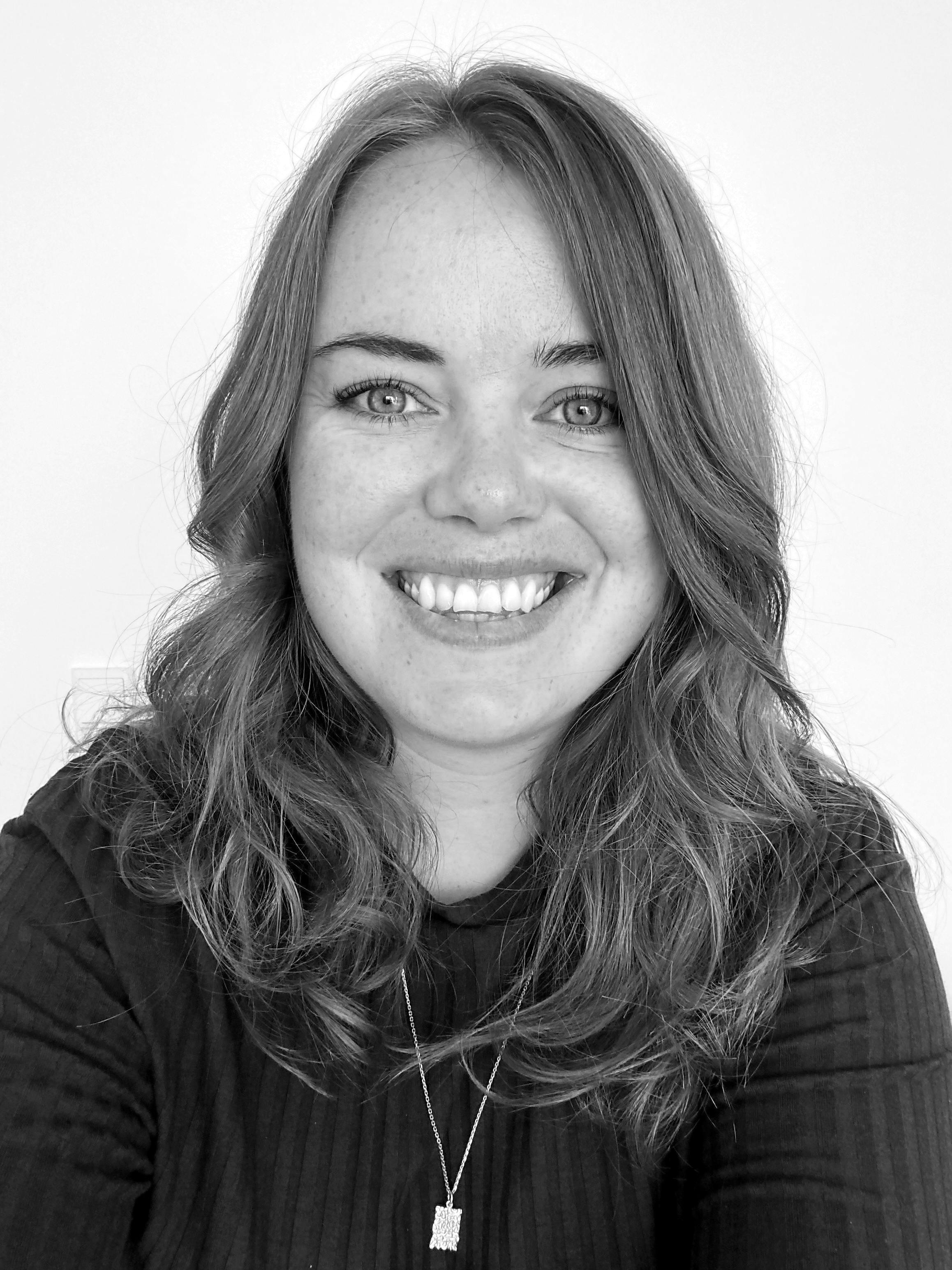 Cecilie Elmira Sørensen vejleder forældre til børn med blandt andet angst, depression, autisme og ADHD. Portræt af Cecilie Elmira Sørensen