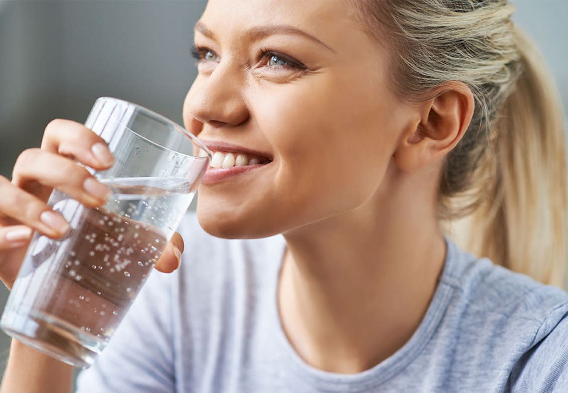 adjektiv uvidenhed spektrum Sundhedsmyter: Er det sundt at starte dagen med et stort glas vand? |  Woman.dk