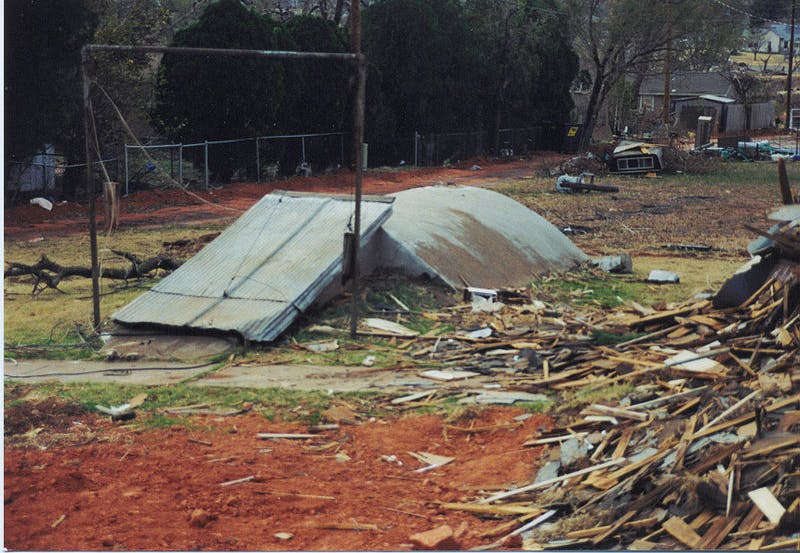 Tornado shelter