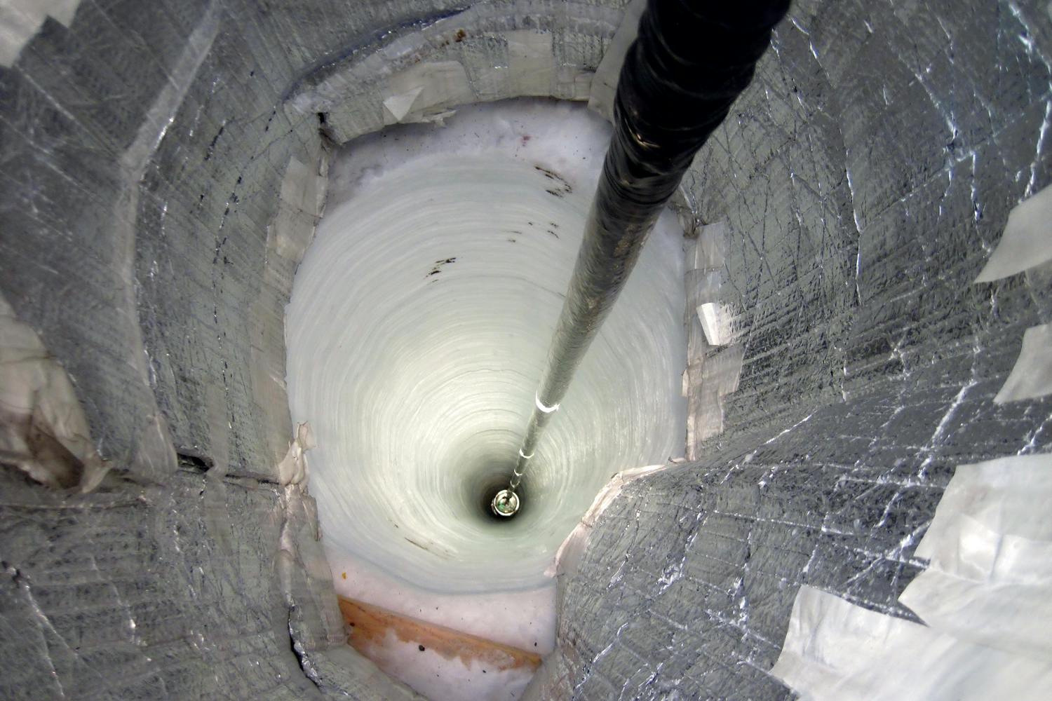 Drill hole, Icecube lab