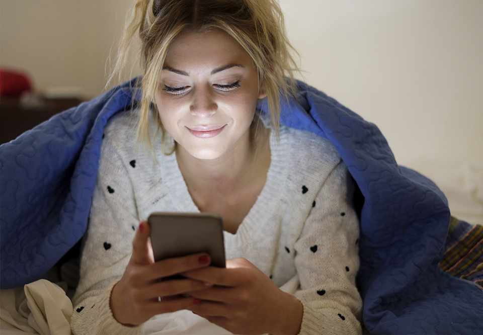 Omul Hvordan flirteaza peste SMS Dating site cu mesagerie instant