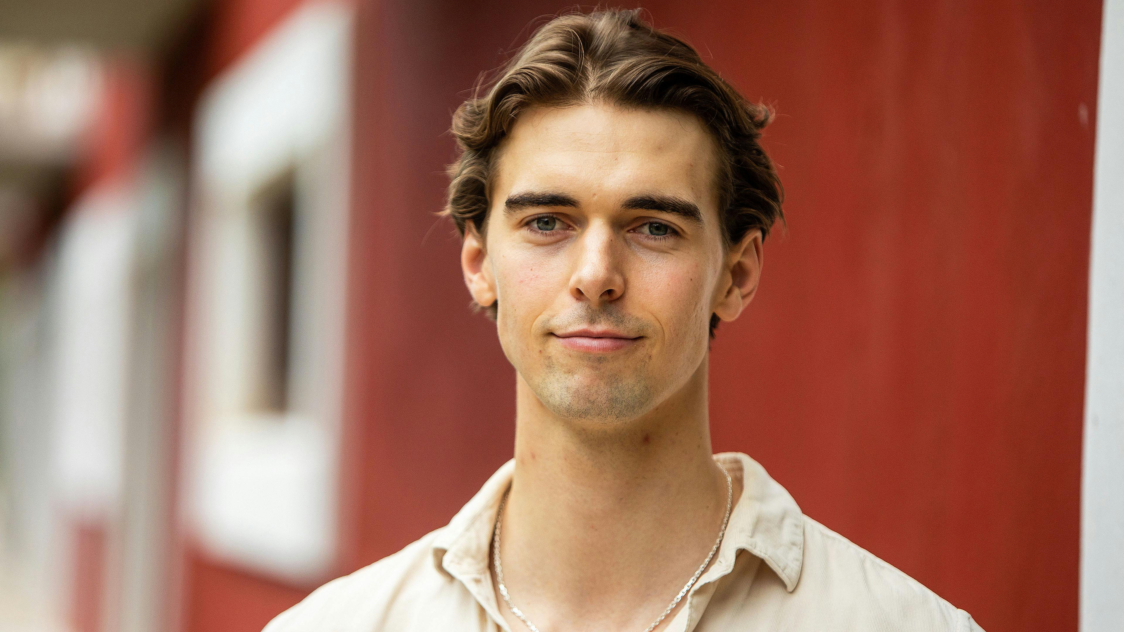 Adam fra Bachelorette. Adam bachelorette