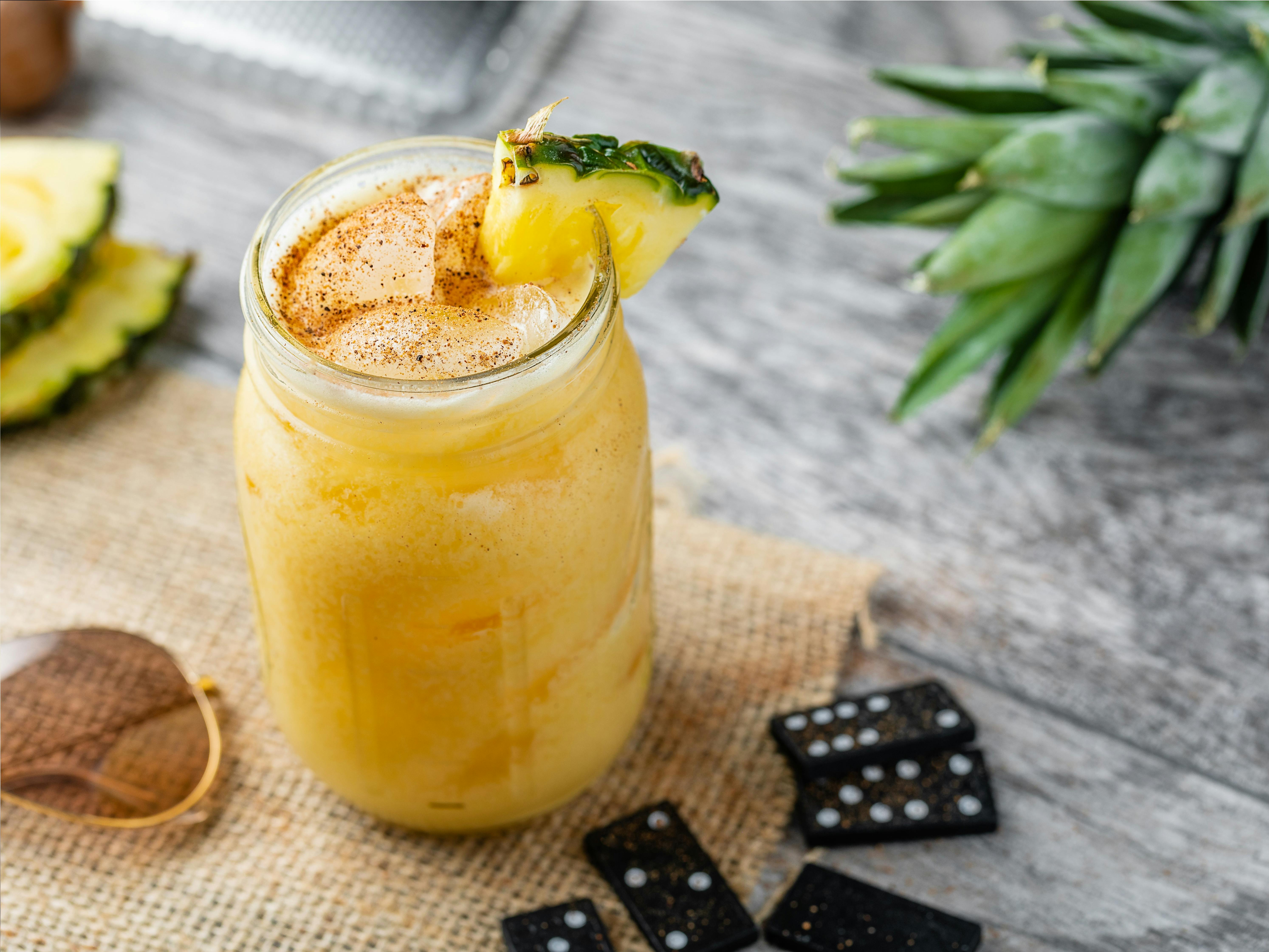Søsteren til Piña Colada – Painkiller er en mega lækker drink. painkiller, pina colada, eksotisk drink med rom