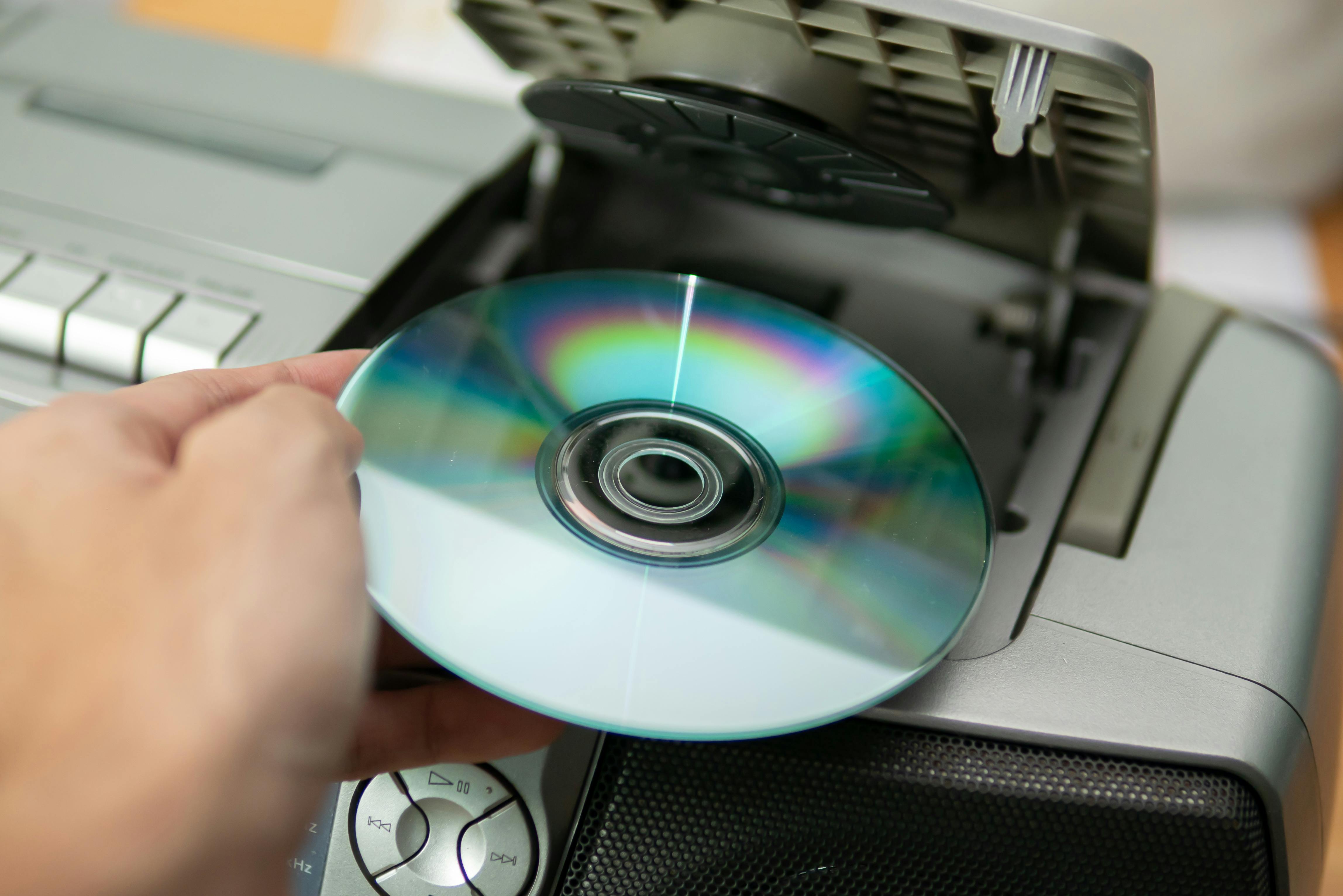 Vi hørte musik på disse gamle skiver! Cd i cd-afspiller