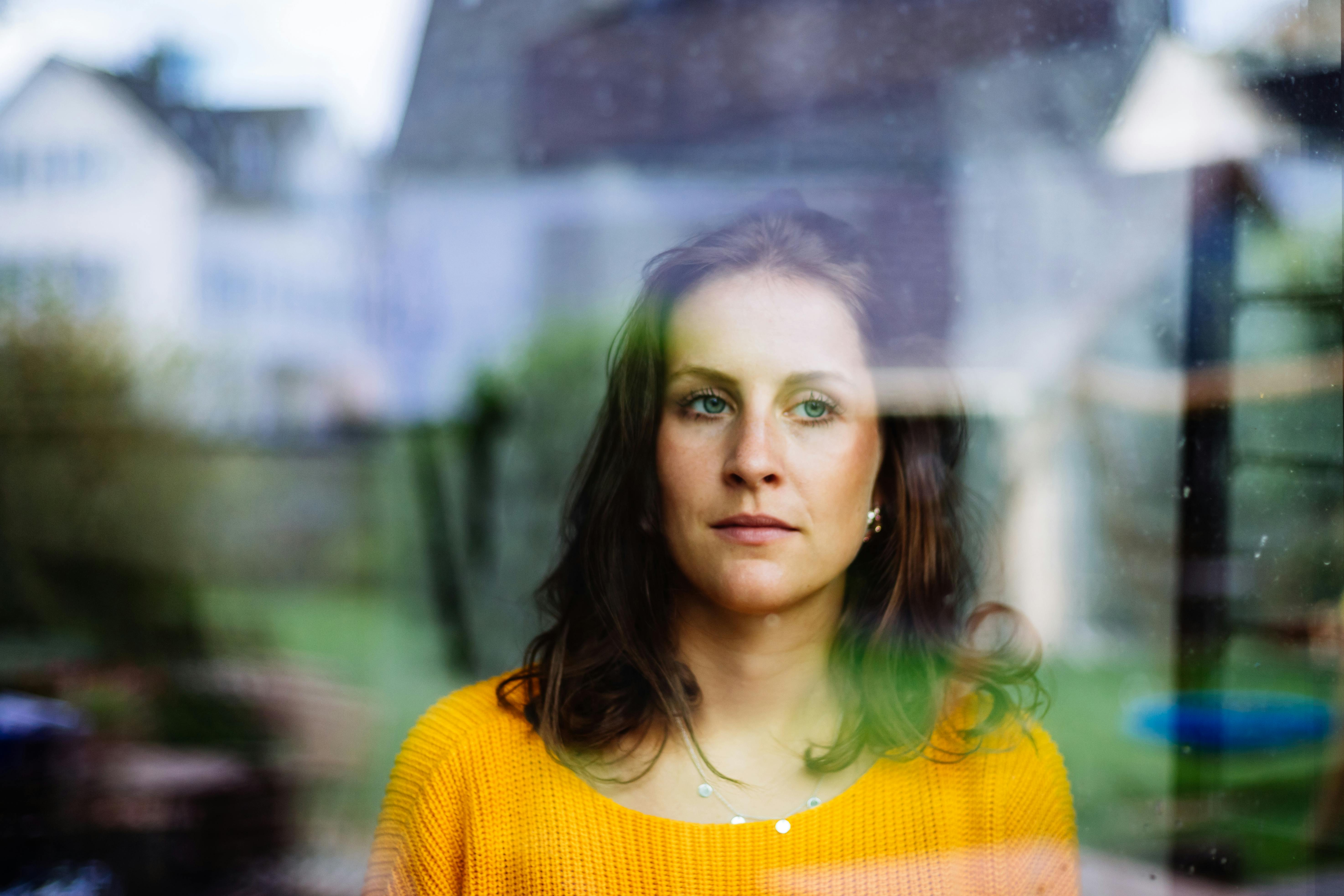 Hendes affære genopbyggede hendes selvtillid. Trist kvinde